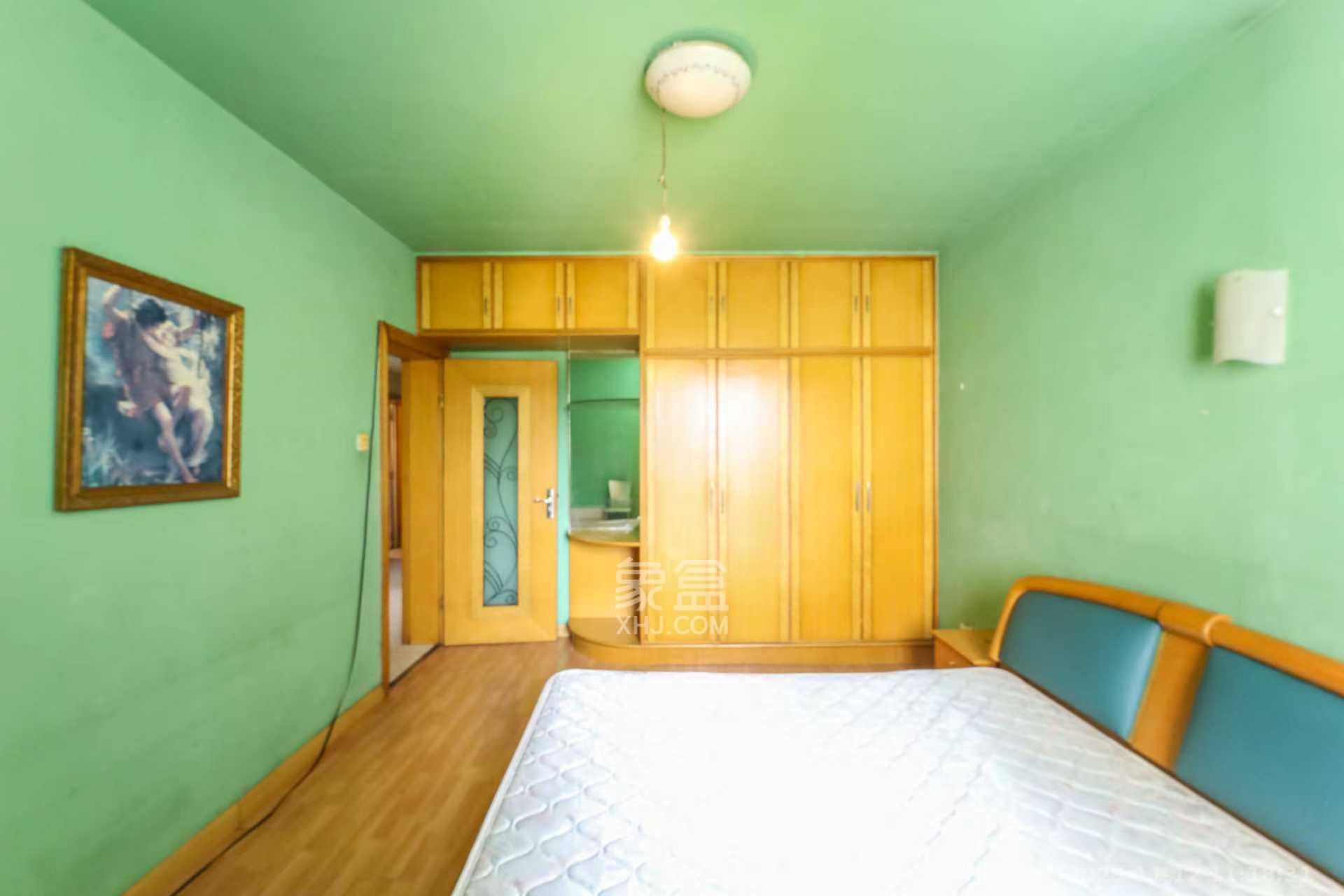 德政园  3室2厅2卫    1800.0元/月室内图