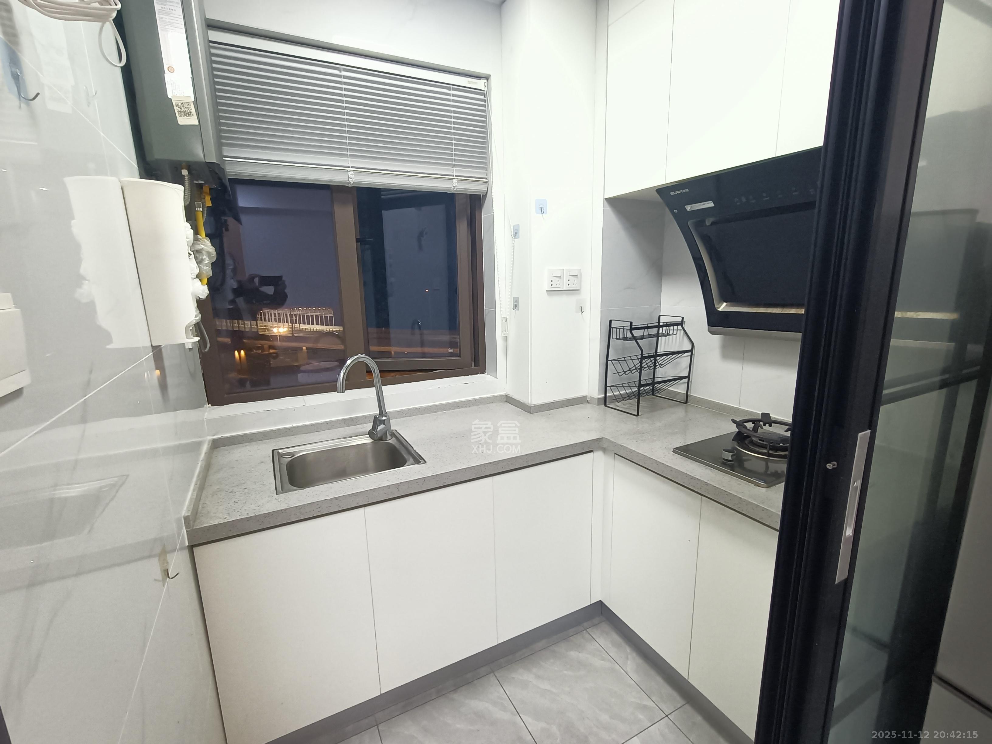 福晟钱隆国际(晟冉景苑) 1室1厅1卫 1500.0元/月 福晟钱隆国际(晟冉景苑) 1室1厅1卫 1500.0元/月室内图