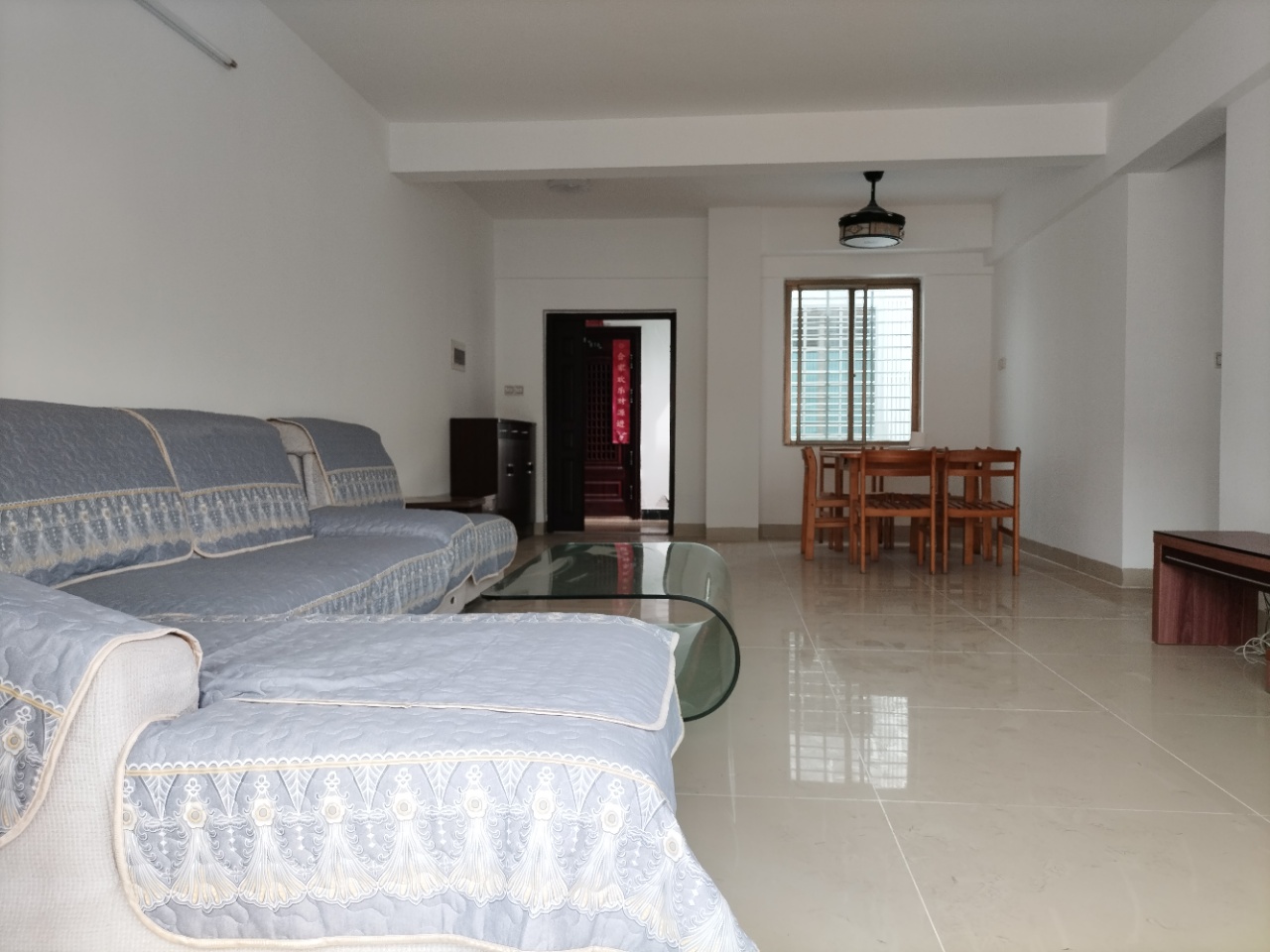 金鹿公寓 3室2厅2卫 160.0万 金鹿公寓 3室2厅2卫 160.0万客厅