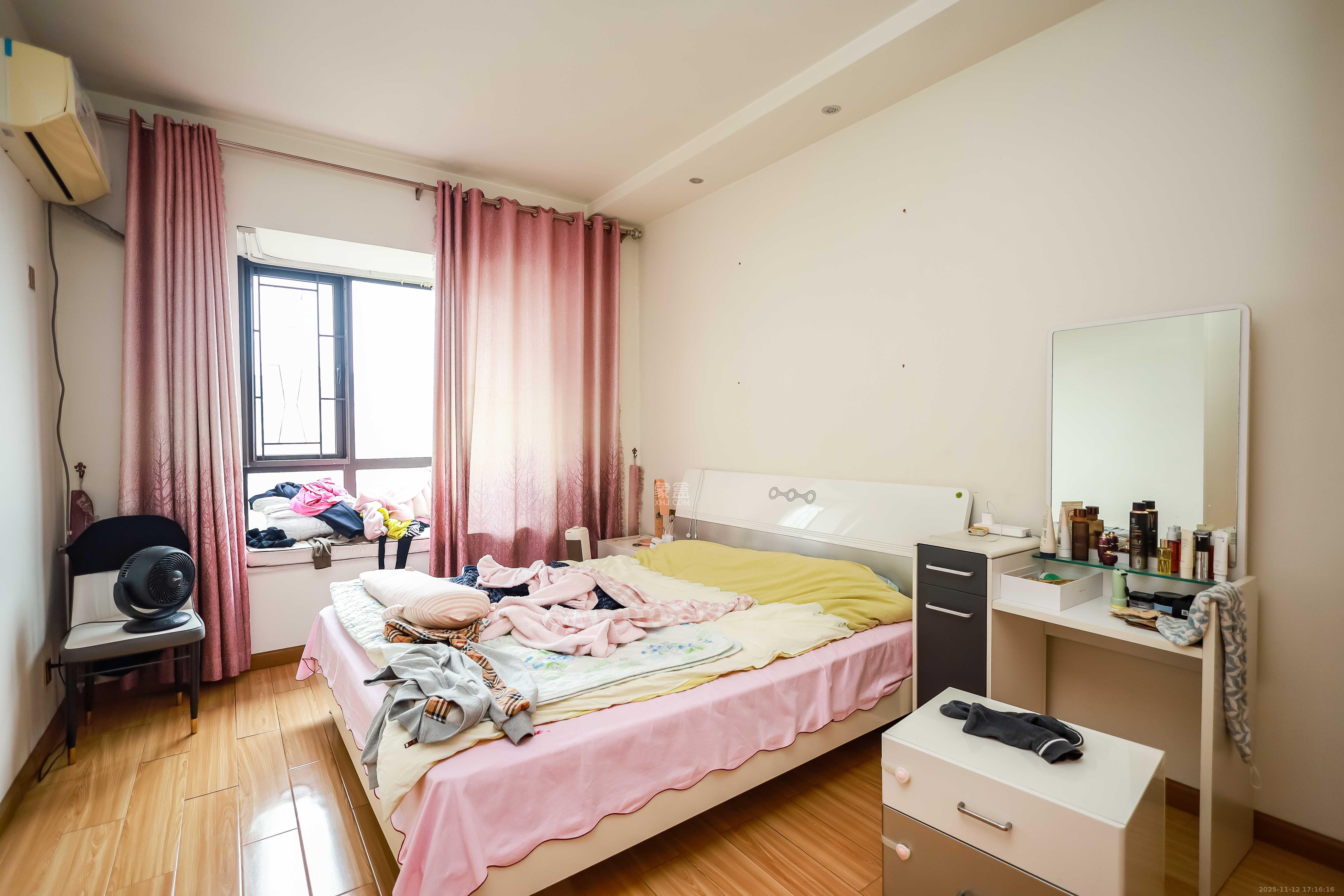 南枫时光 3室2厅1卫 82.0万 南枫时光 3室2厅1卫 82.0万卧室