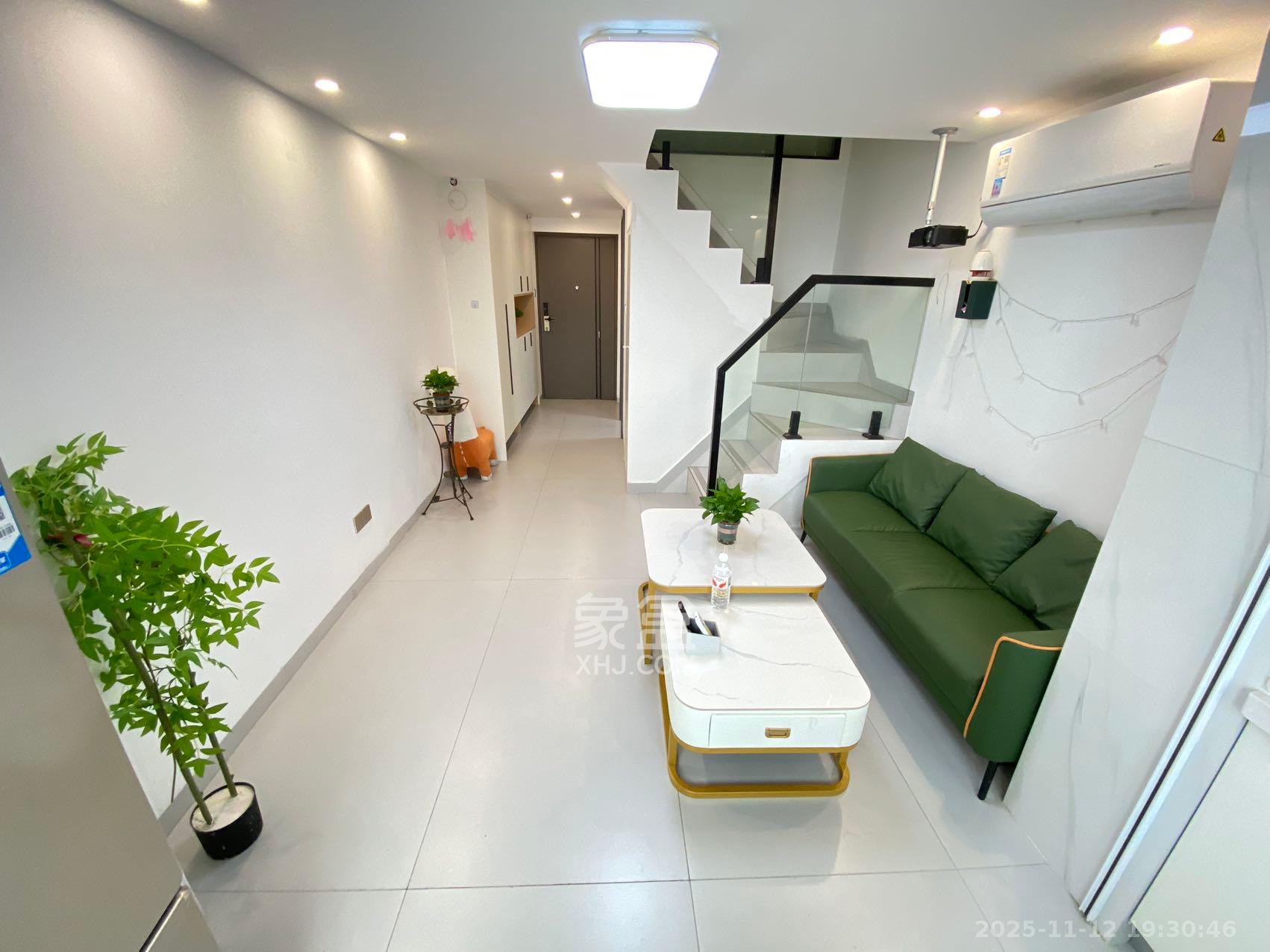 卓越伊景寓  2室1厅1卫    2200.0元/月室内图