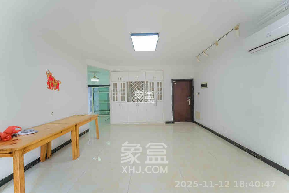 和悦城(蟠龙景苑)  3室2厅2卫    2200.0元/月室内图