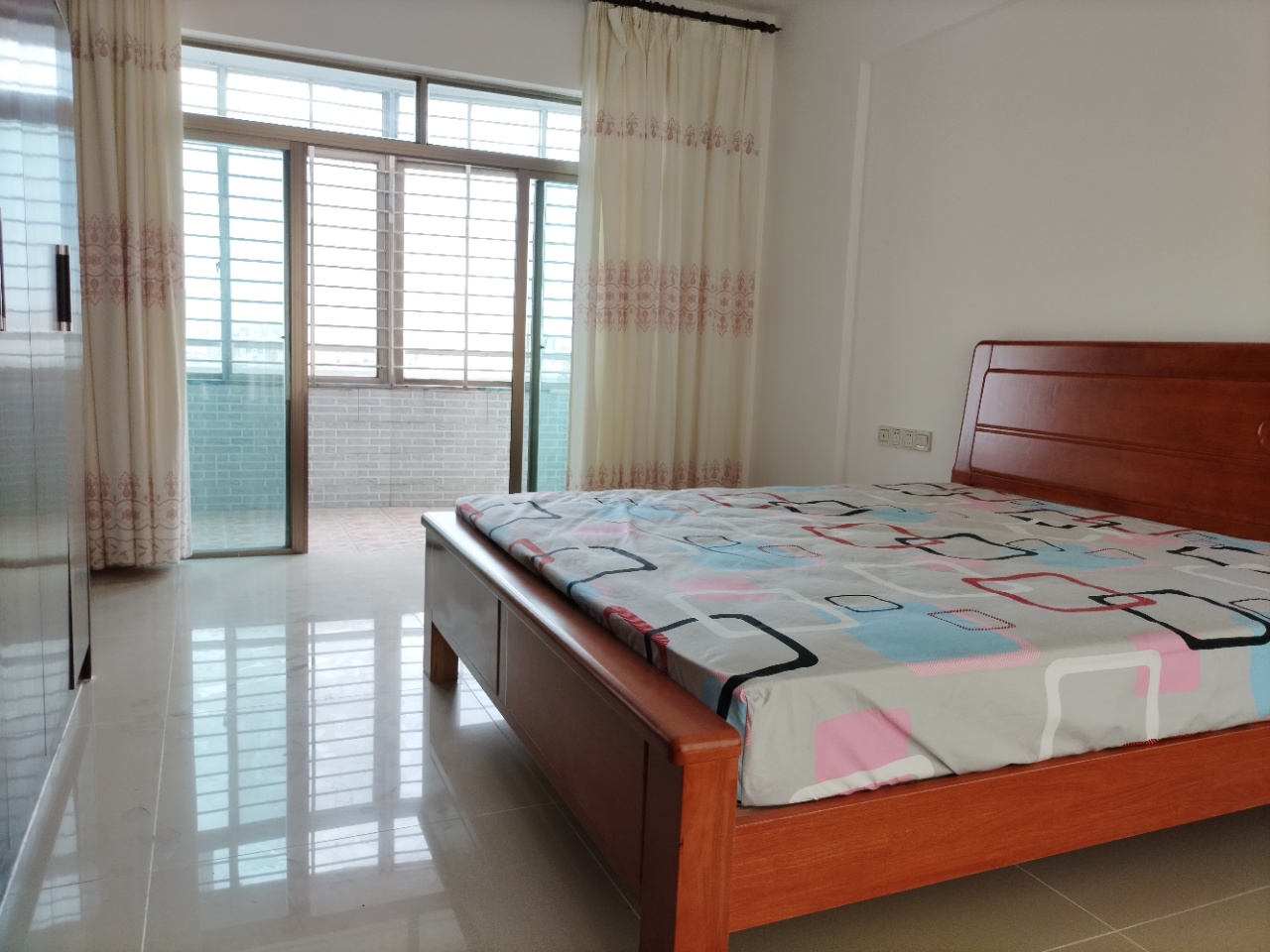 金鹿公寓  3室2厅2卫    2800.0元/月室内图