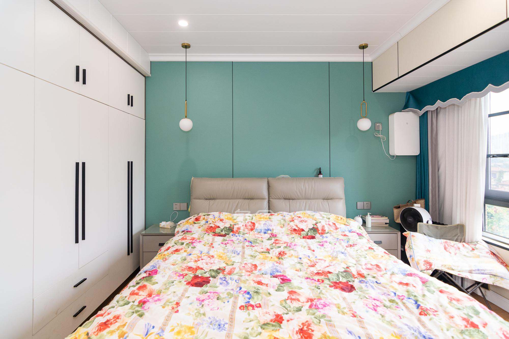 金地三千府(金地湖山樾、金地自在城) 4室3厅3卫 92.0万 金地三千府(金地湖山樾、金地自在城) 4室3厅3卫 92.0万卧室