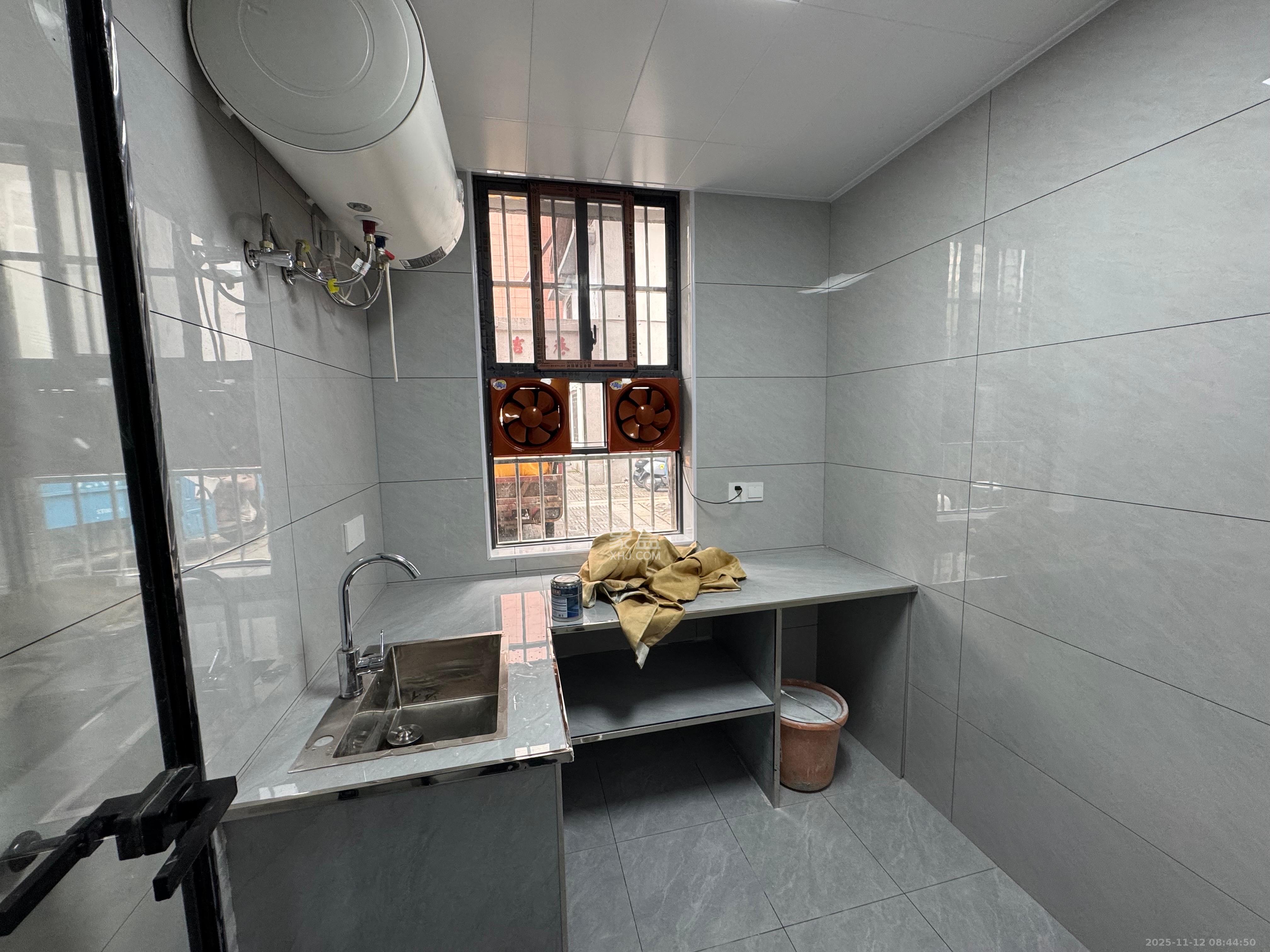 西牌楼商业局宿舍  3室1厅1卫    3200.0元/月室内图