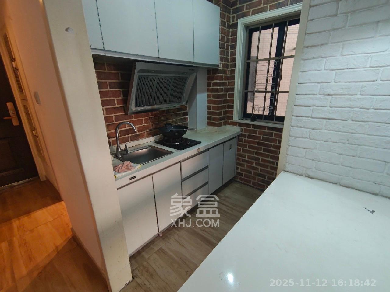 阿普阿布 1室1厅1卫 1900.0元/月 阿普阿布 1室1厅1卫 1900.0元/月室内图