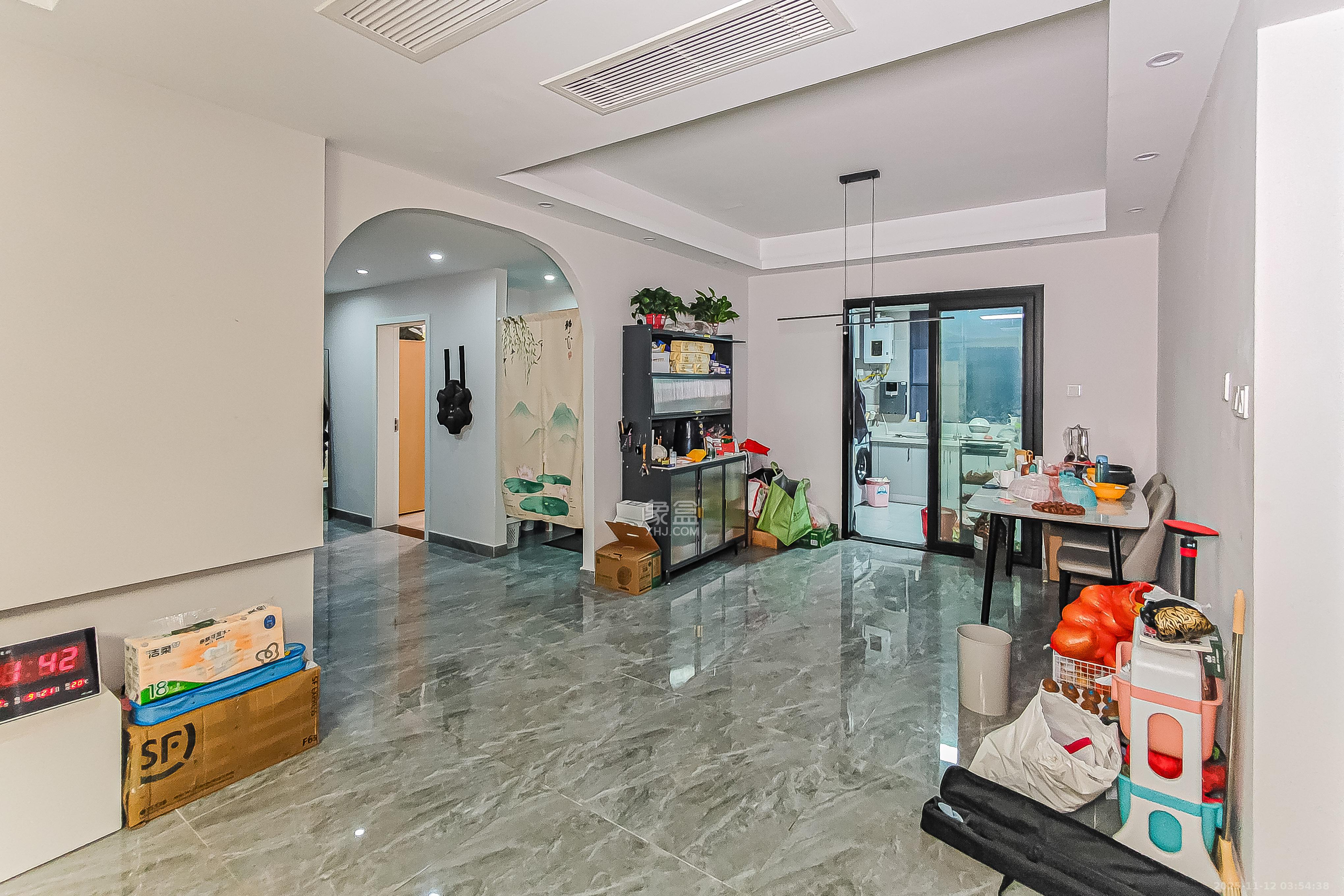 建发央玺(建发泱玺雅苑) 4室2厅3卫 325.0万 建发央玺(建发泱玺雅苑) 4室2厅3卫 325.0万客厅