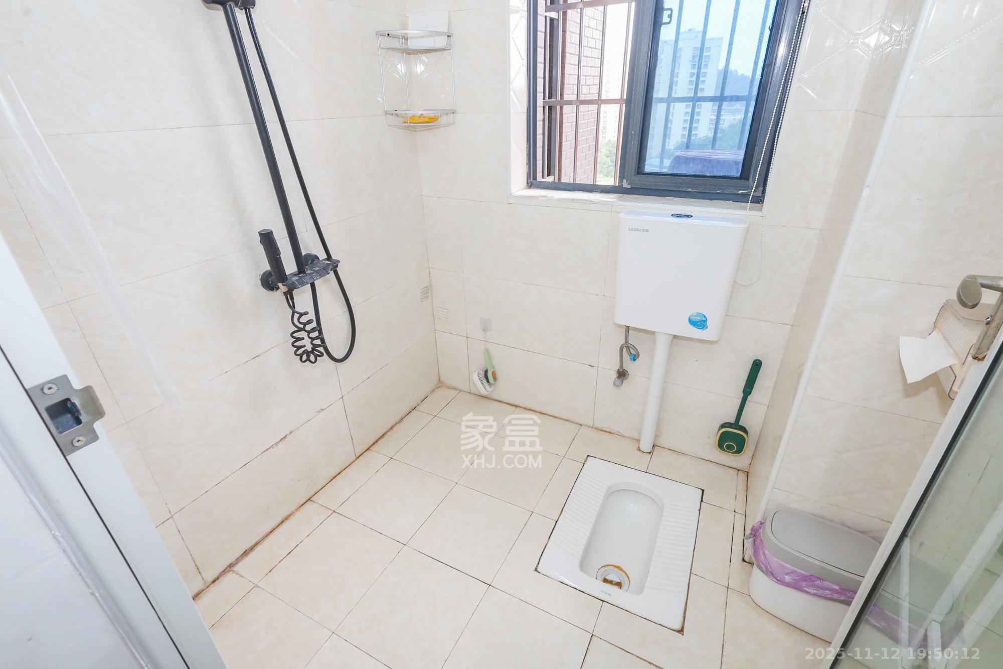 滨江海棠湾 3室2厅1卫 72.0万 滨江海棠湾 3室2厅1卫 72.0万卫生间