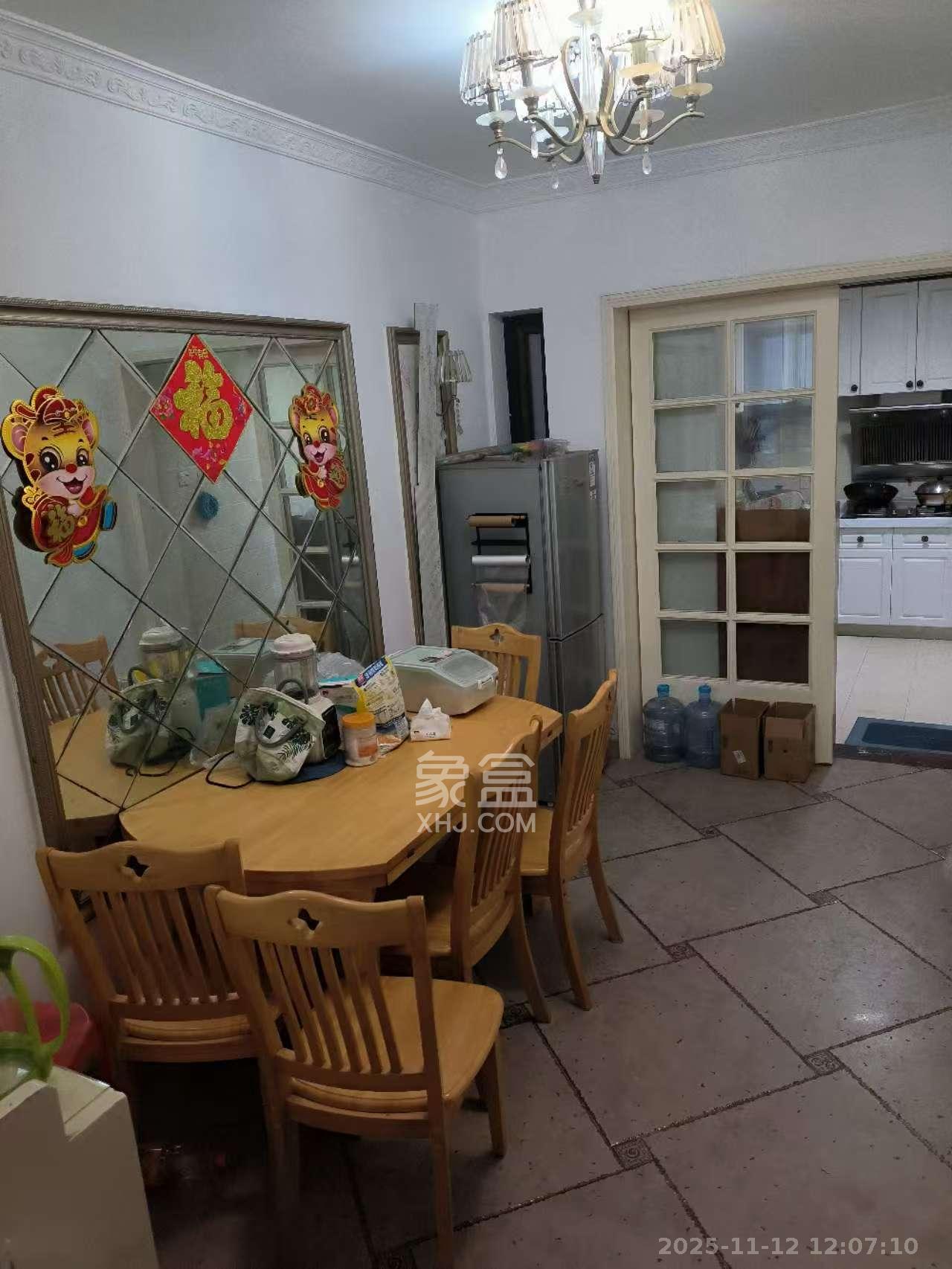 东玺门  3室2厅2卫    3200.0元/月室内图