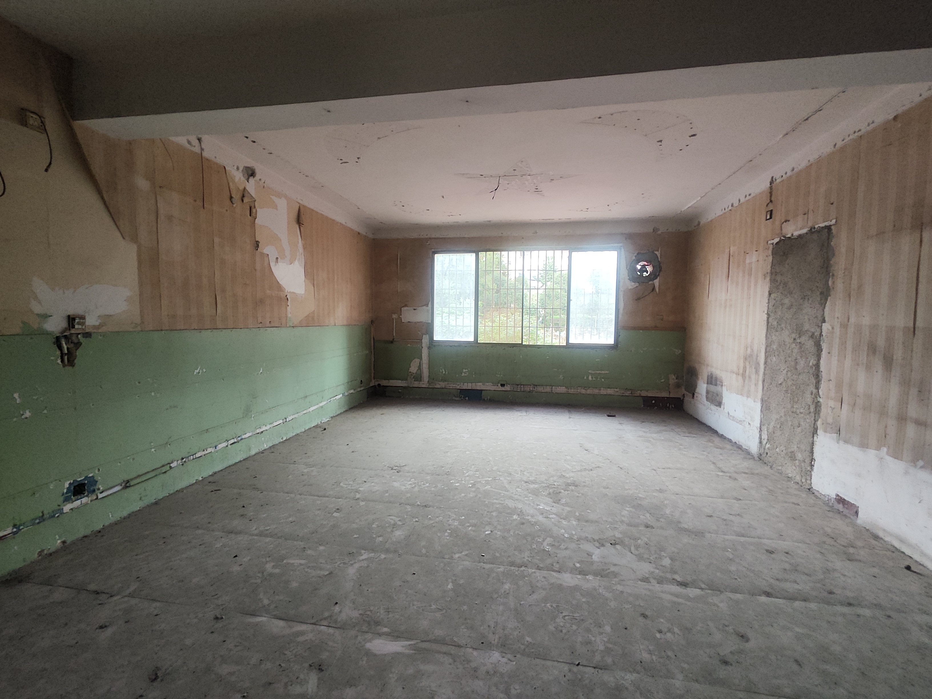 竹山社区散盘 3室1厅1卫 39.6万 竹山社区散盘 3室1厅1卫 39.6万客厅