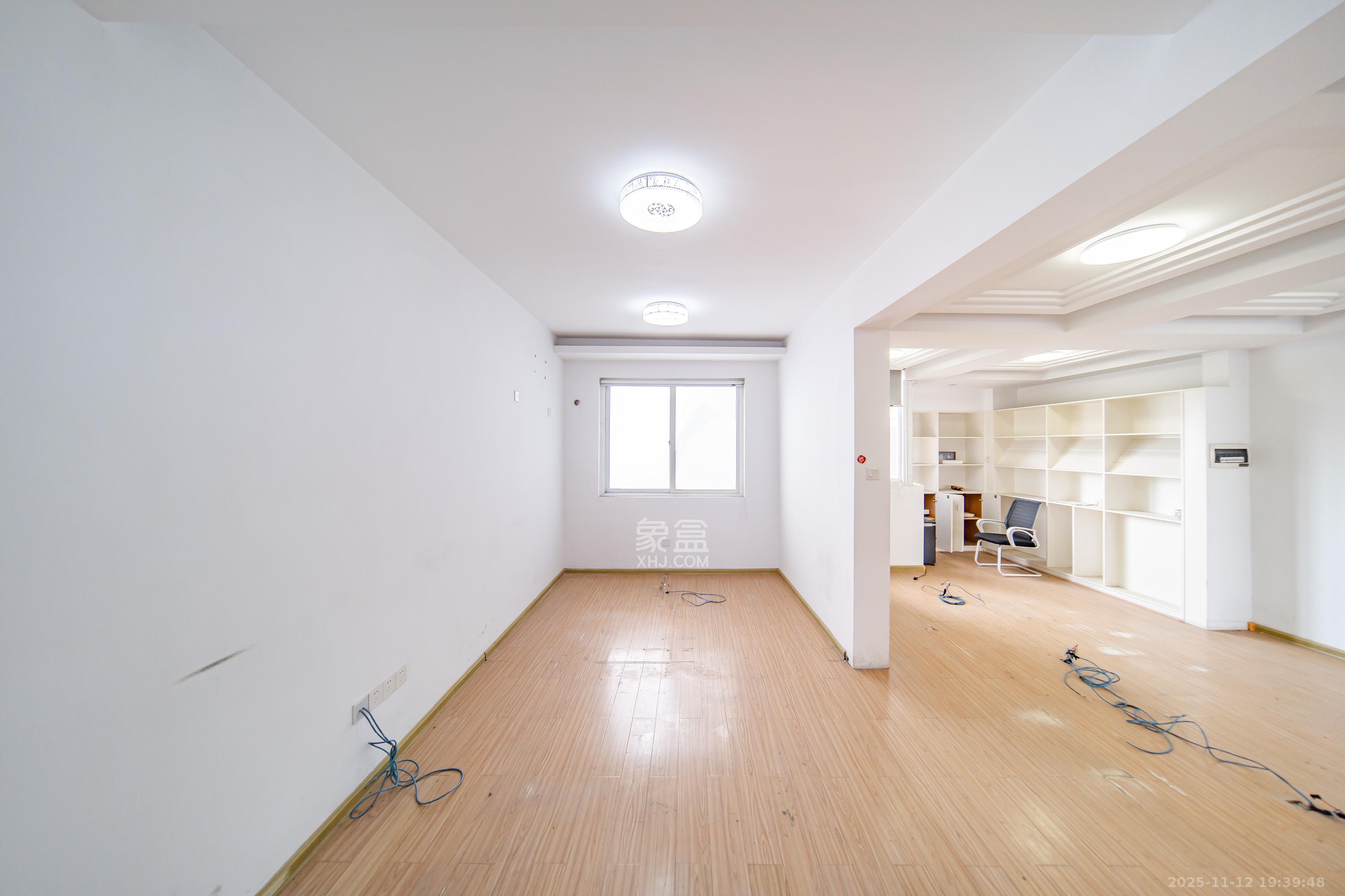 永通商邸 4室2厅1卫 105.0万 永通商邸 4室2厅1卫 105.0万卧室