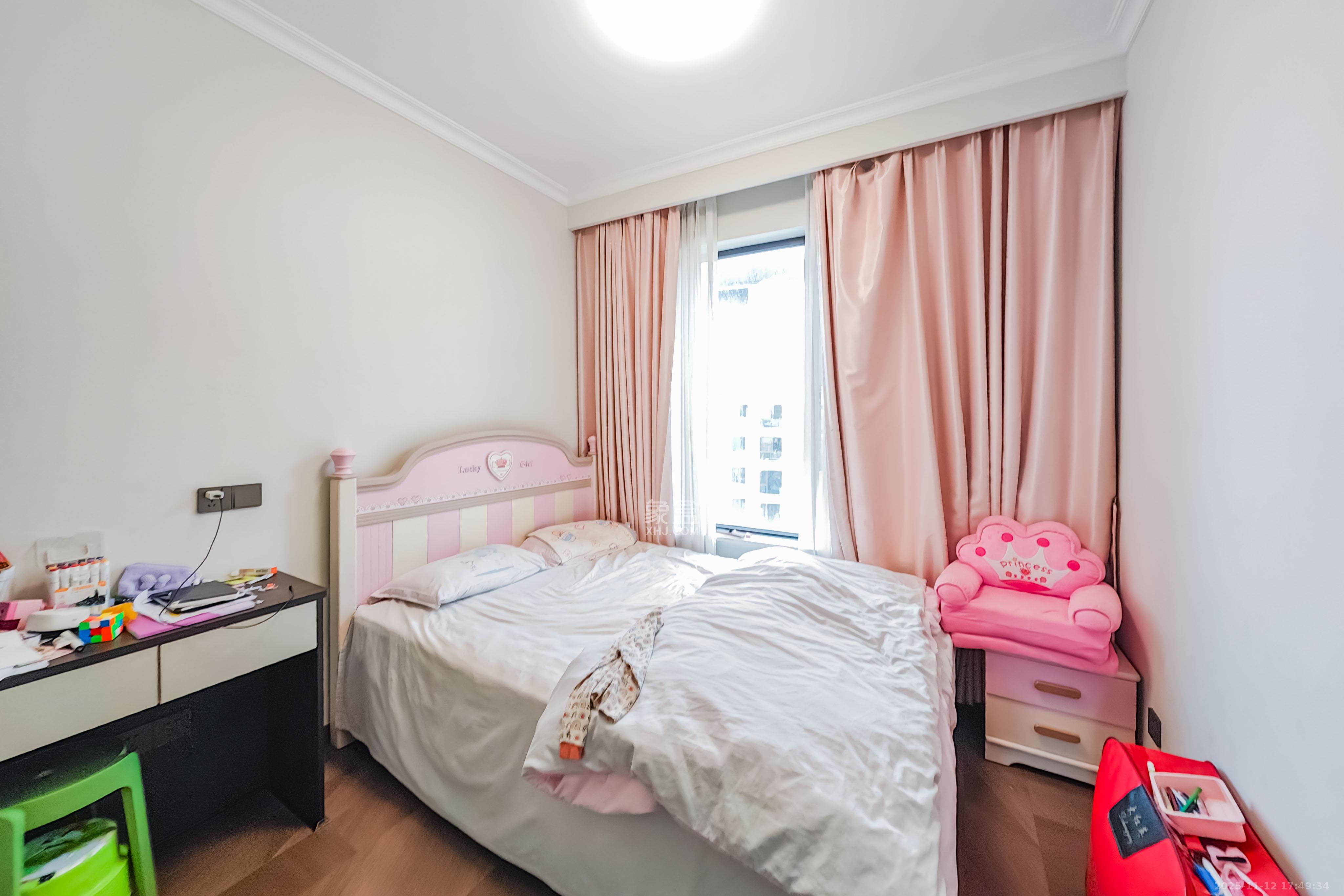 中天星耀城  4室2厅2卫    153.0万卧室