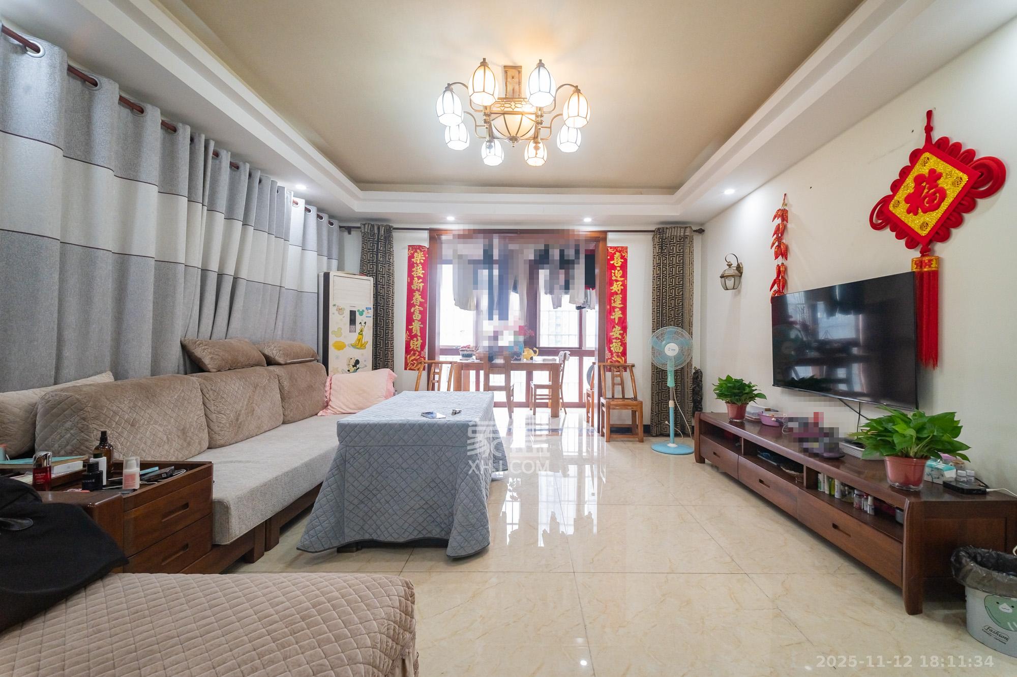 彩都公寓  3室2厅2卫    110.0万