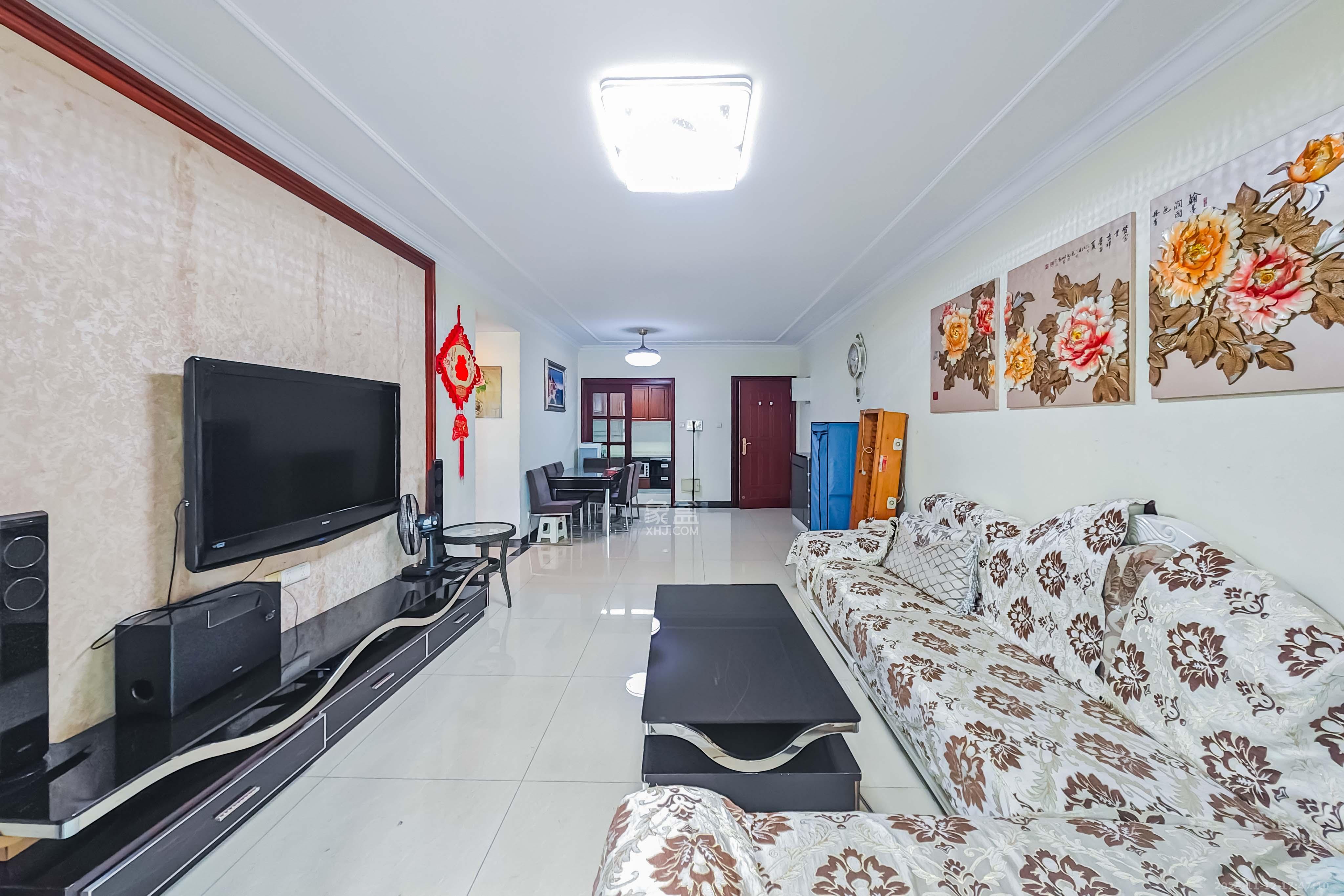 恒大绿洲  3室2厅1卫    128.0万客厅