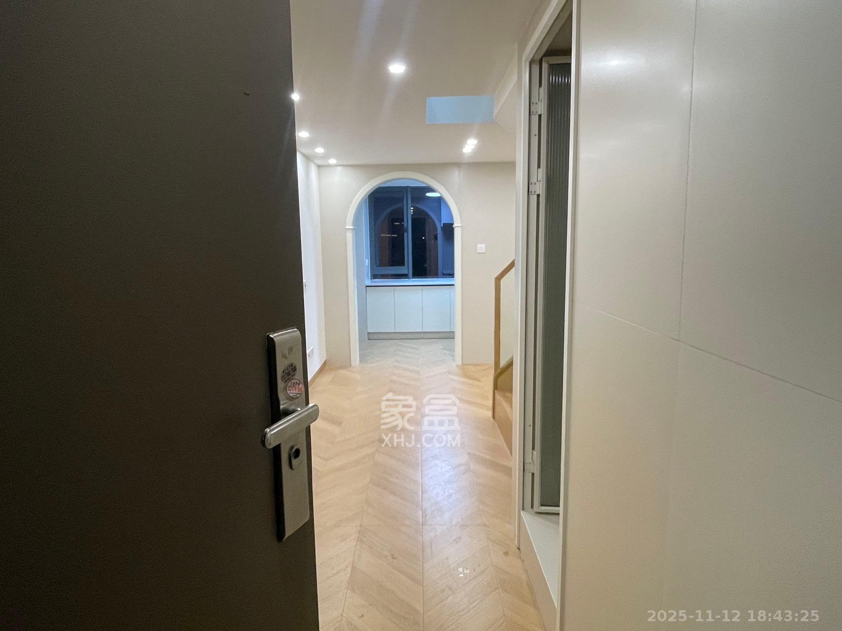 卓越伊景苑 1室0厅0卫 1800.0元/月 卓越伊景苑 1室0厅0卫 1800.0元/月室内图