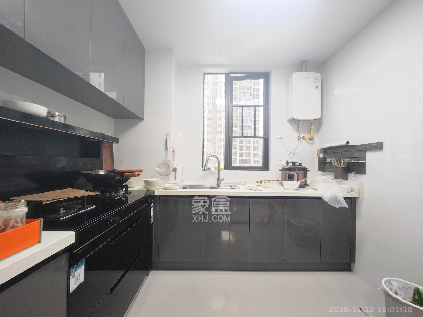 润和翰文府 4室2厅2卫 130.0万 润和翰文府 4室2厅2卫 130.0万厨房