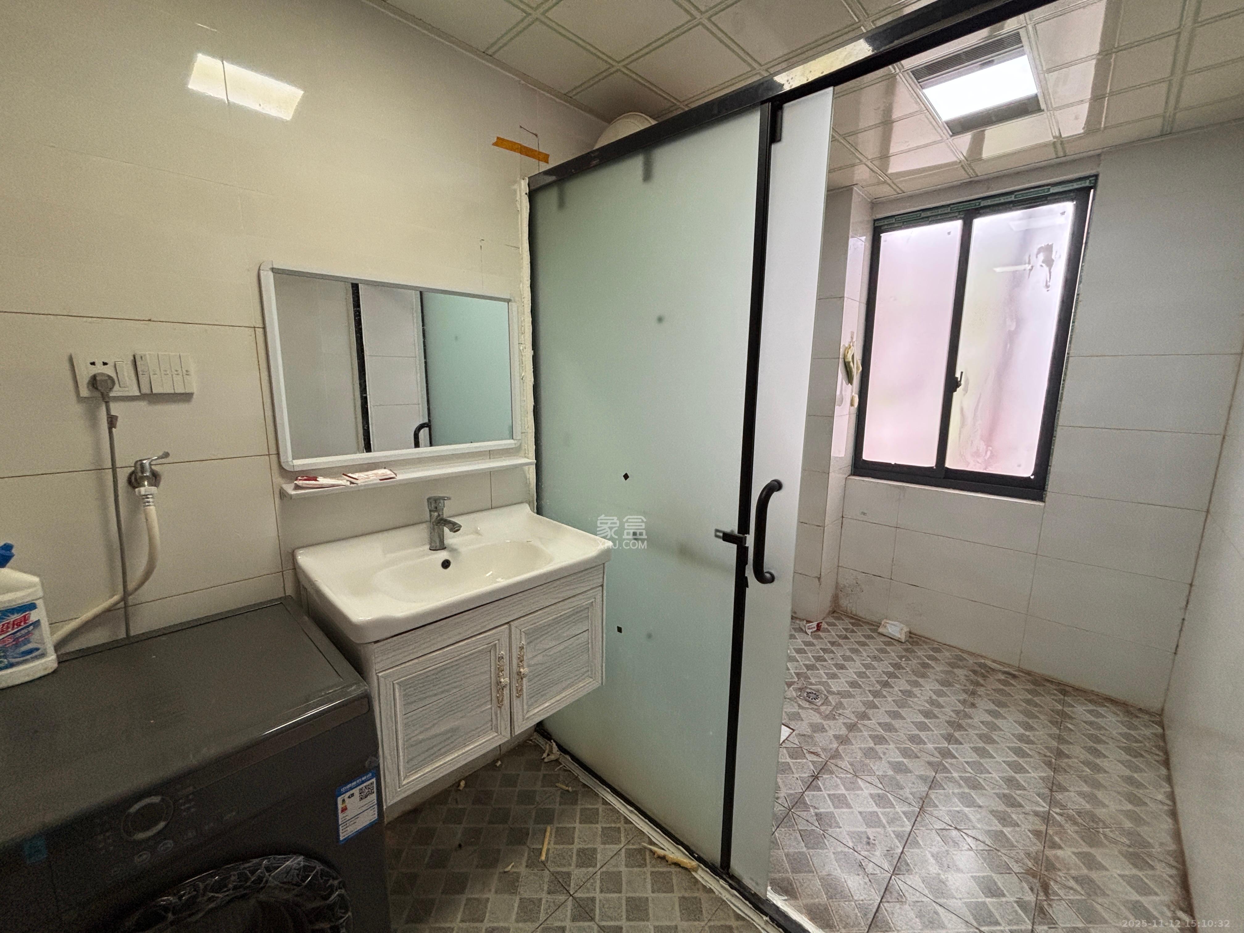 南苑花园 3室2厅1卫 1600.0元/月 南苑花园 3室2厅1卫 1600.0元/月室内图