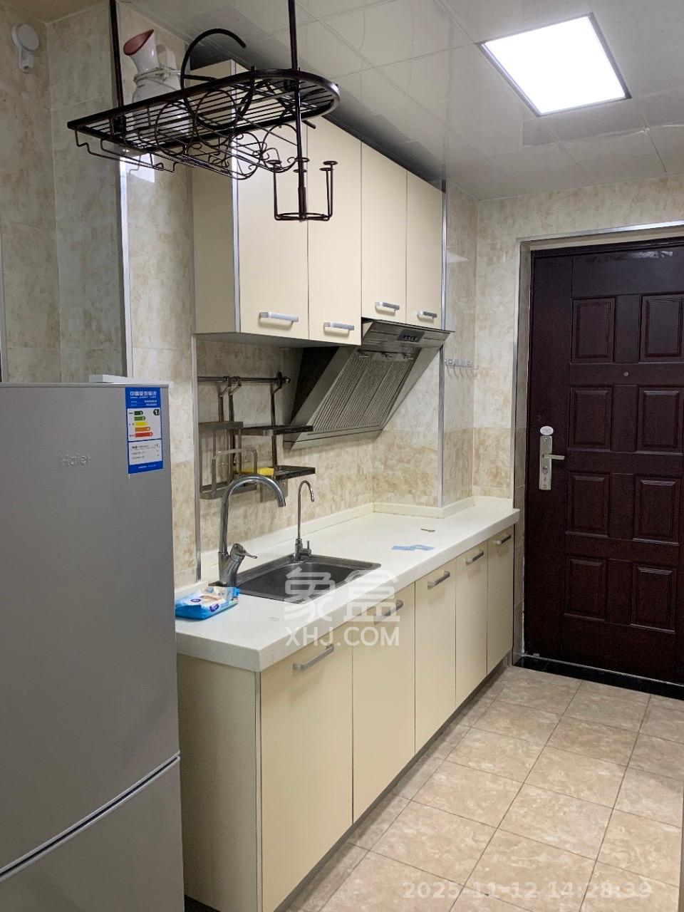 融科东南海  1室1厅1卫    1300.0元/月室内图