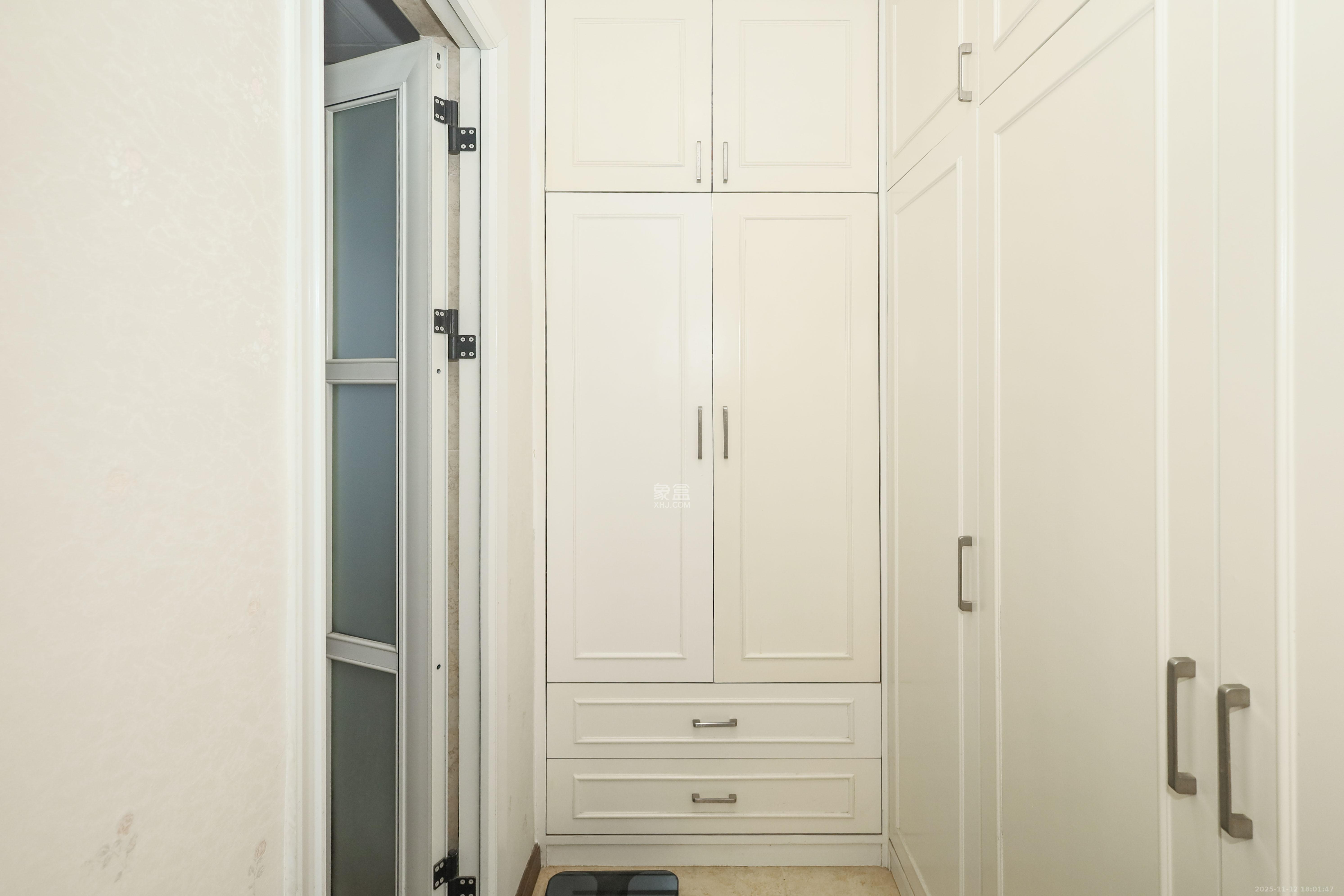 保利麓谷林语E区 4室2厅2卫 122.0万 保利麓谷林语E区 4室2厅2卫 122.0万卧室