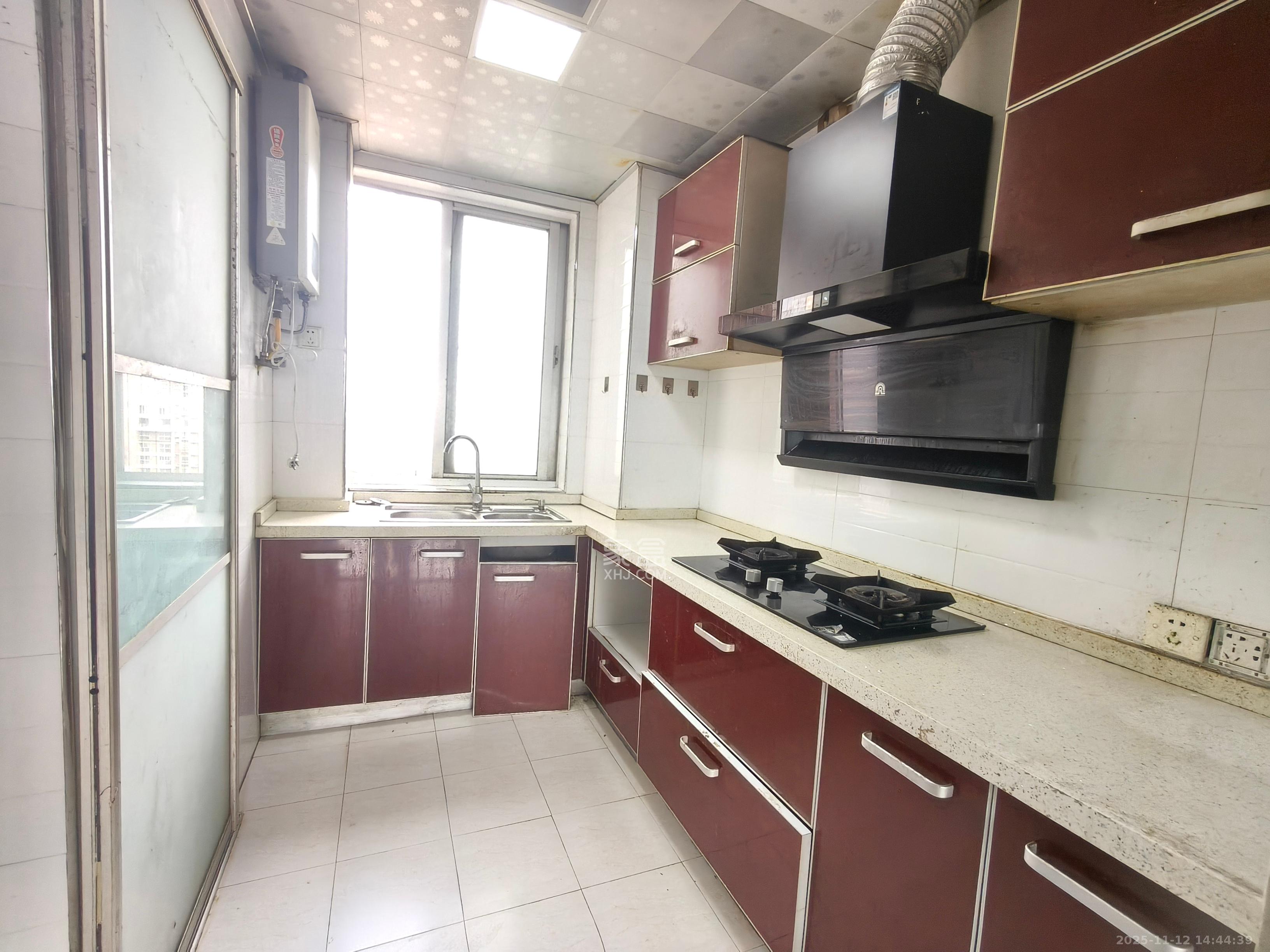 上河国际B座  2室1厅1卫    1950.0元/月室内图