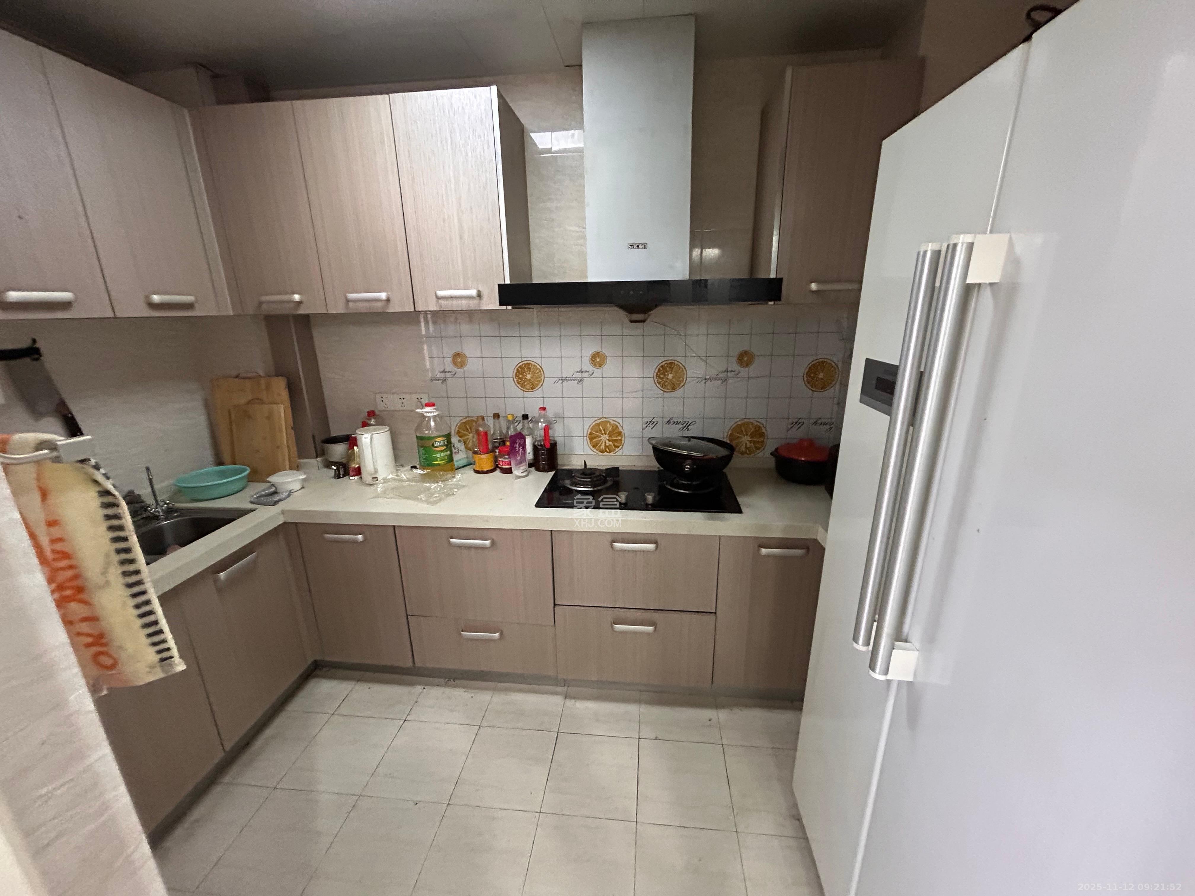 天元涉外景园B区  3室2厅2卫    2600.0元/月室内图