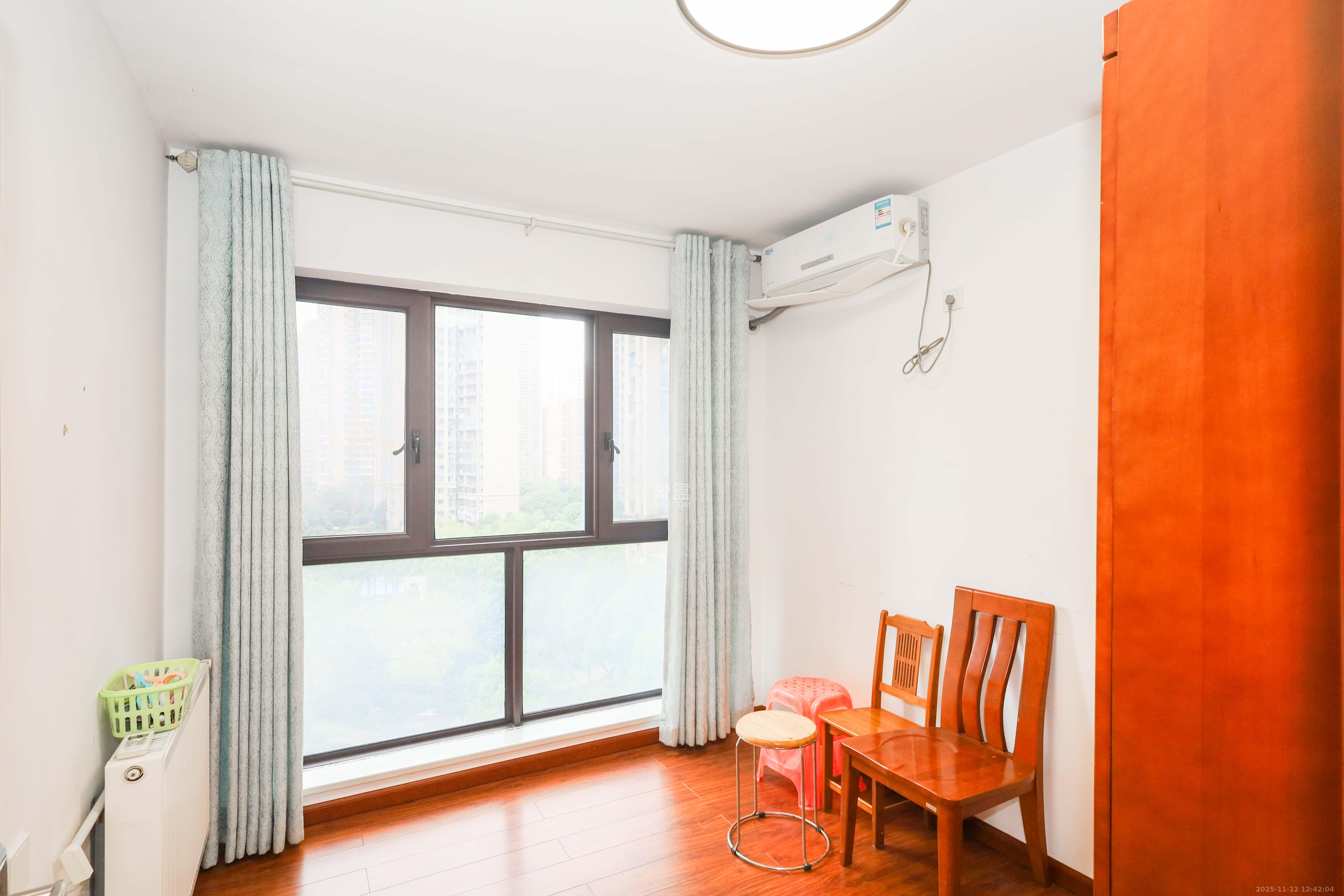 梅溪湖合能璞丽  3室2厅1卫    120.0万卧室