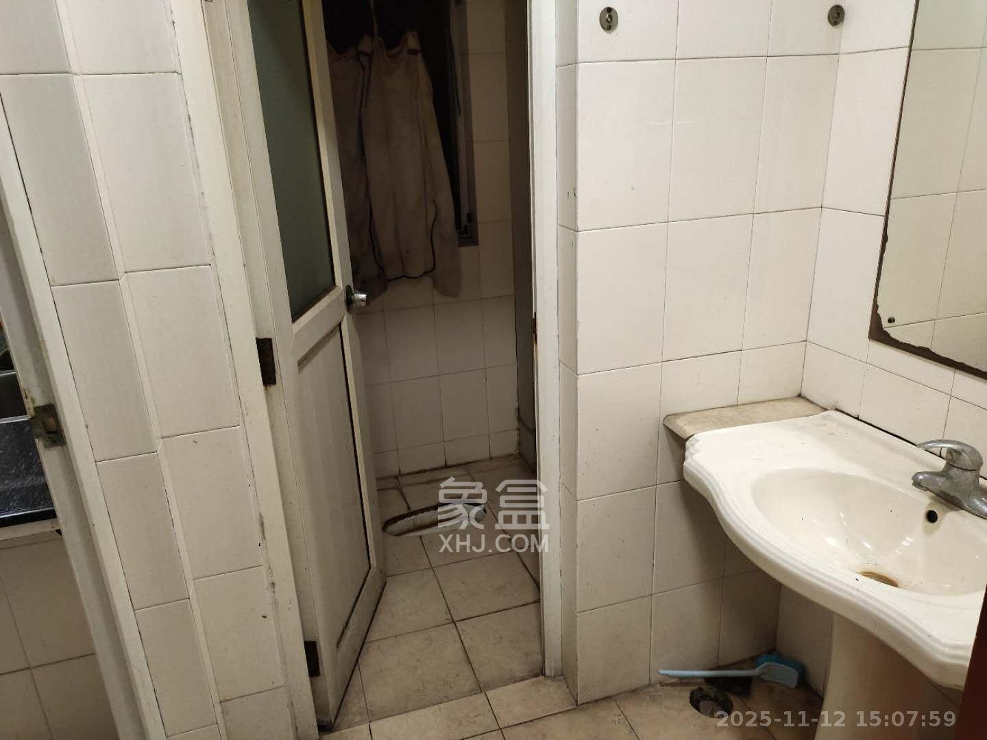 新世纪家园  2室2厅1卫    1800.0元/月室内图