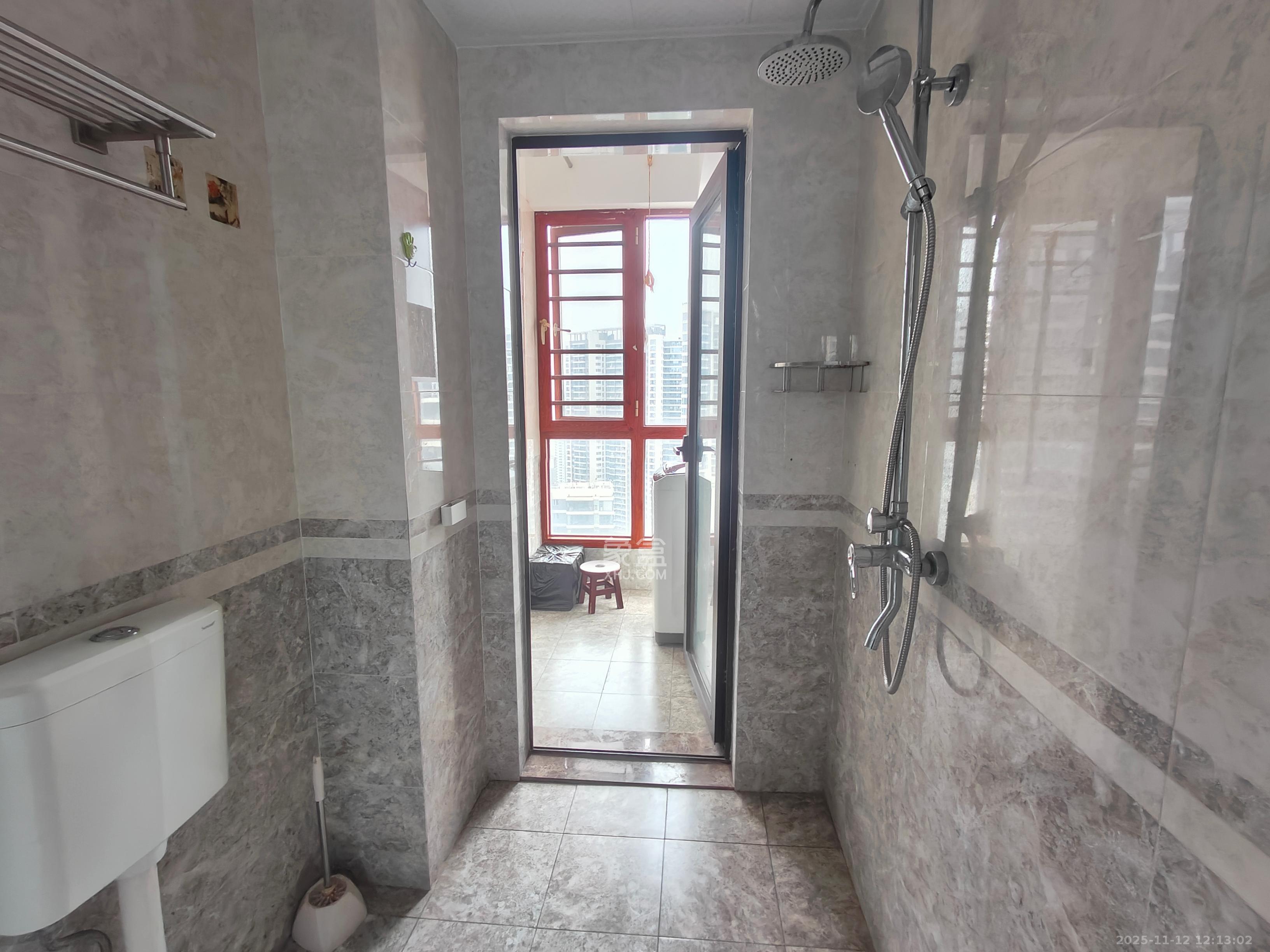 保利西海岸A区 3室2厅2卫 3800.0元/月 保利西海岸A区 3室2厅2卫 3800.0元/月室内图