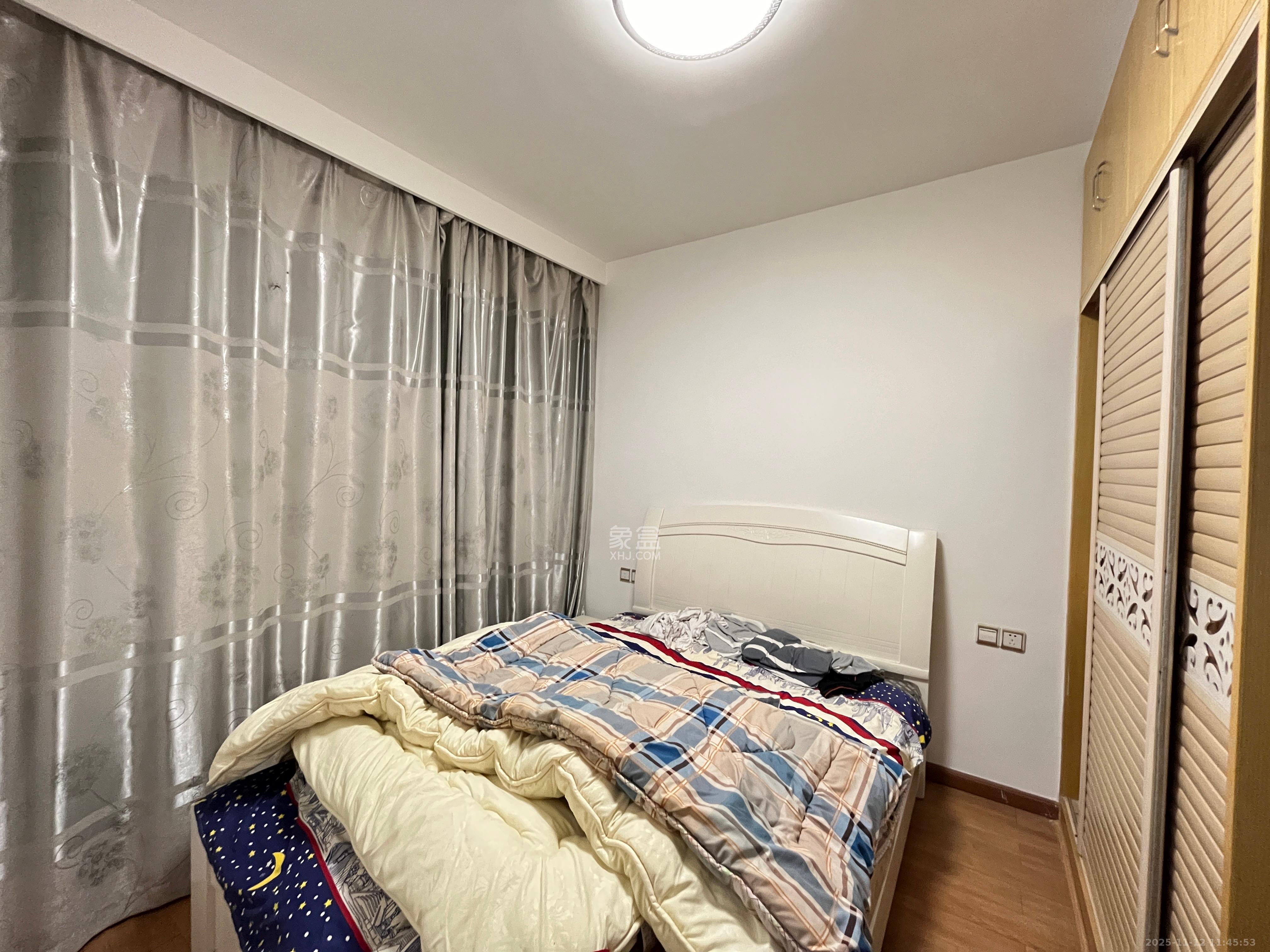 盛地尊域  3室2厅1卫    1800.0元/月室内图