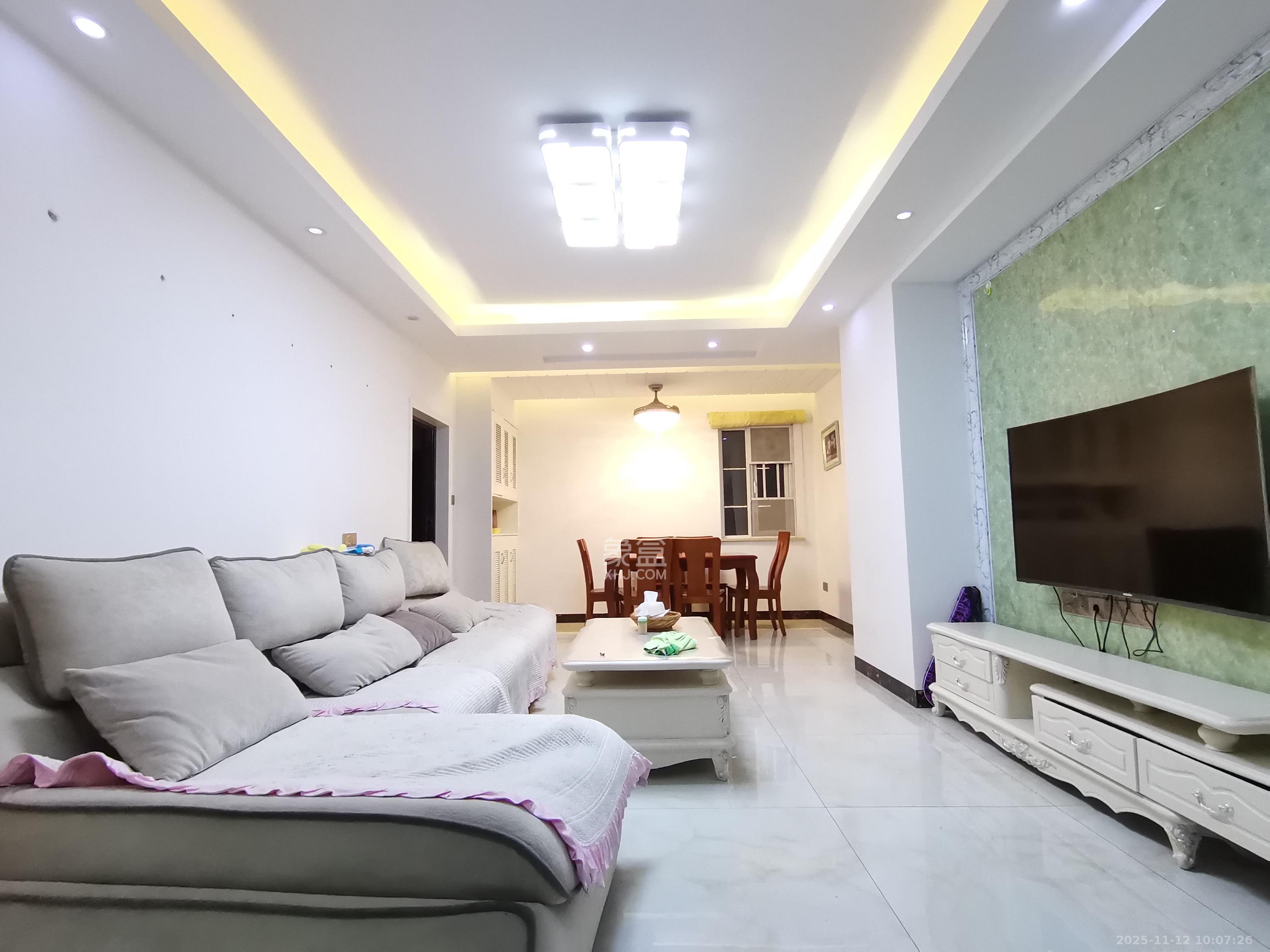 保利香槟国际 3室2厅2卫 2300.0元/月 保利香槟国际 3室2厅2卫 2300.0元/月室内图