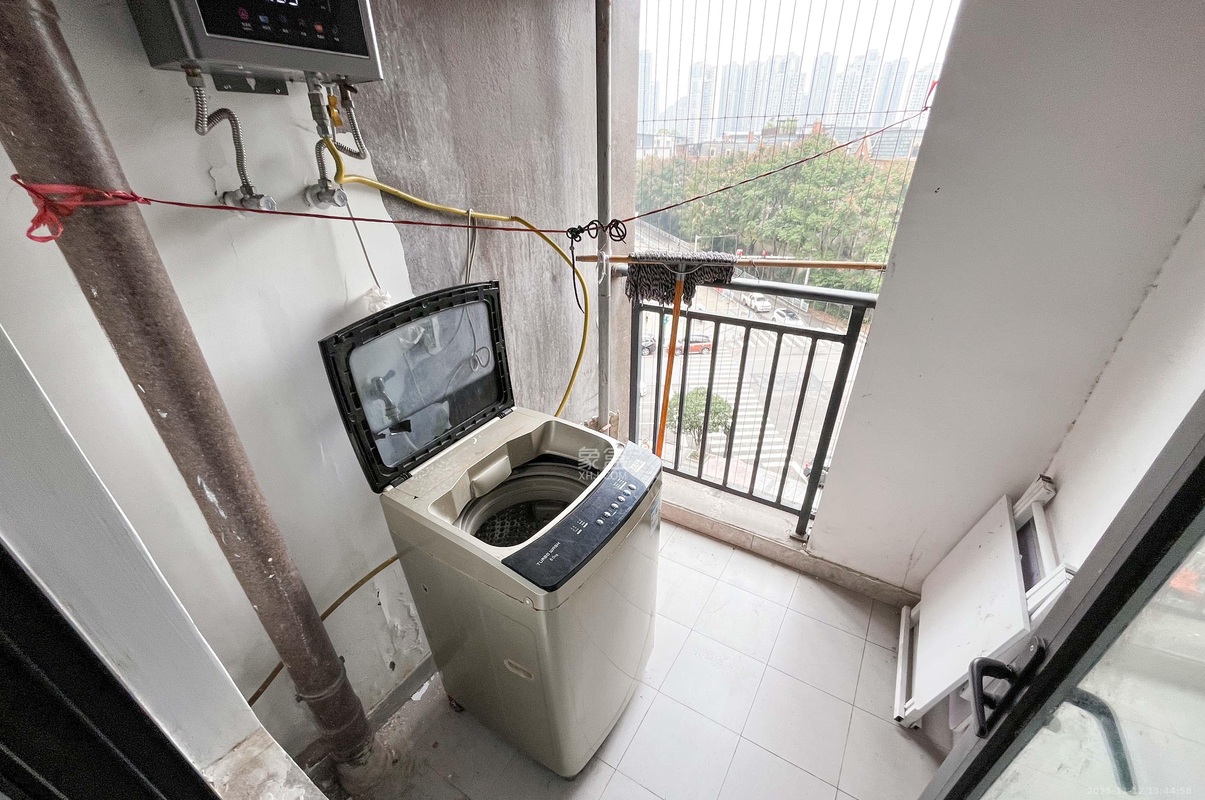 中海梅溪湖壹号 3室2厅2卫 182.0万 中海梅溪湖壹号 3室2厅2卫 182.0万其他