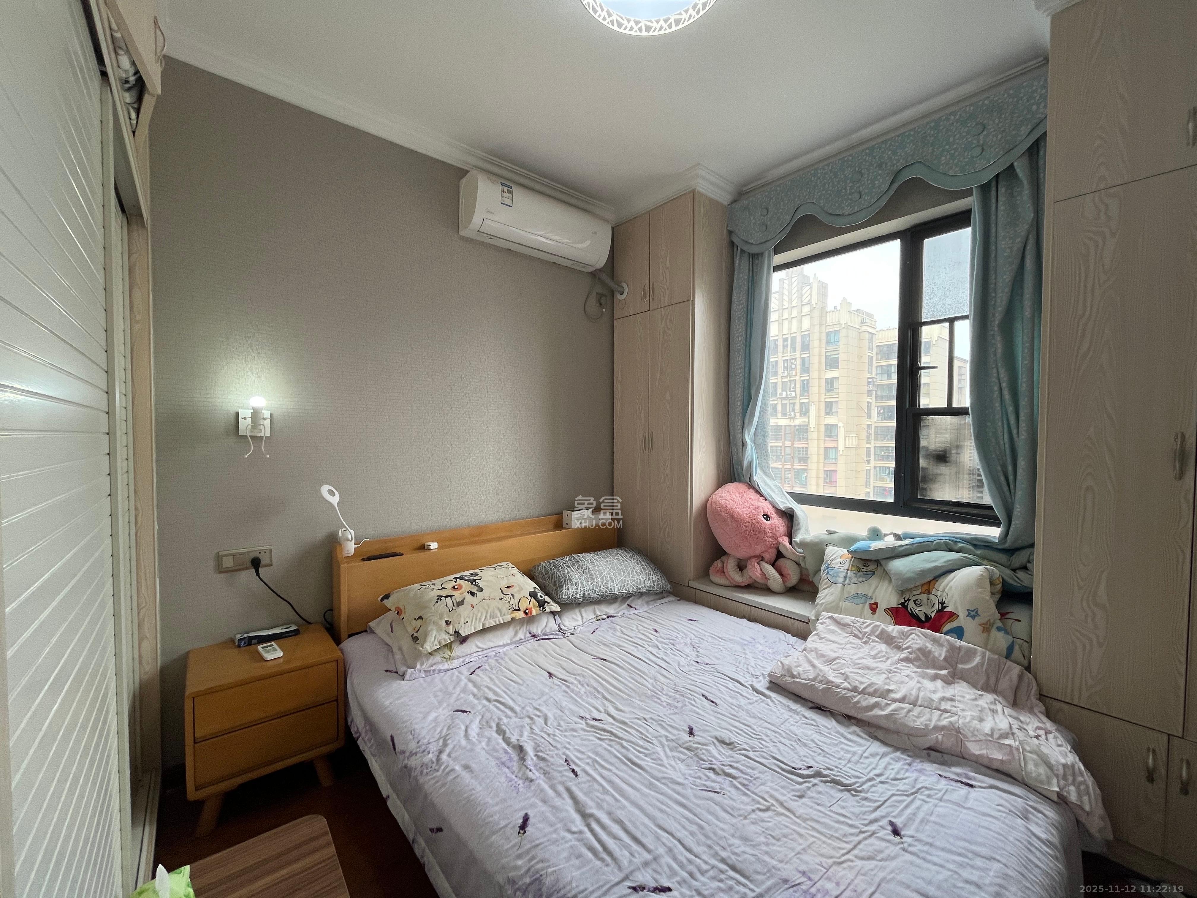 印山蓝色海岸  3室2厅2卫    2300.0元/月室内图