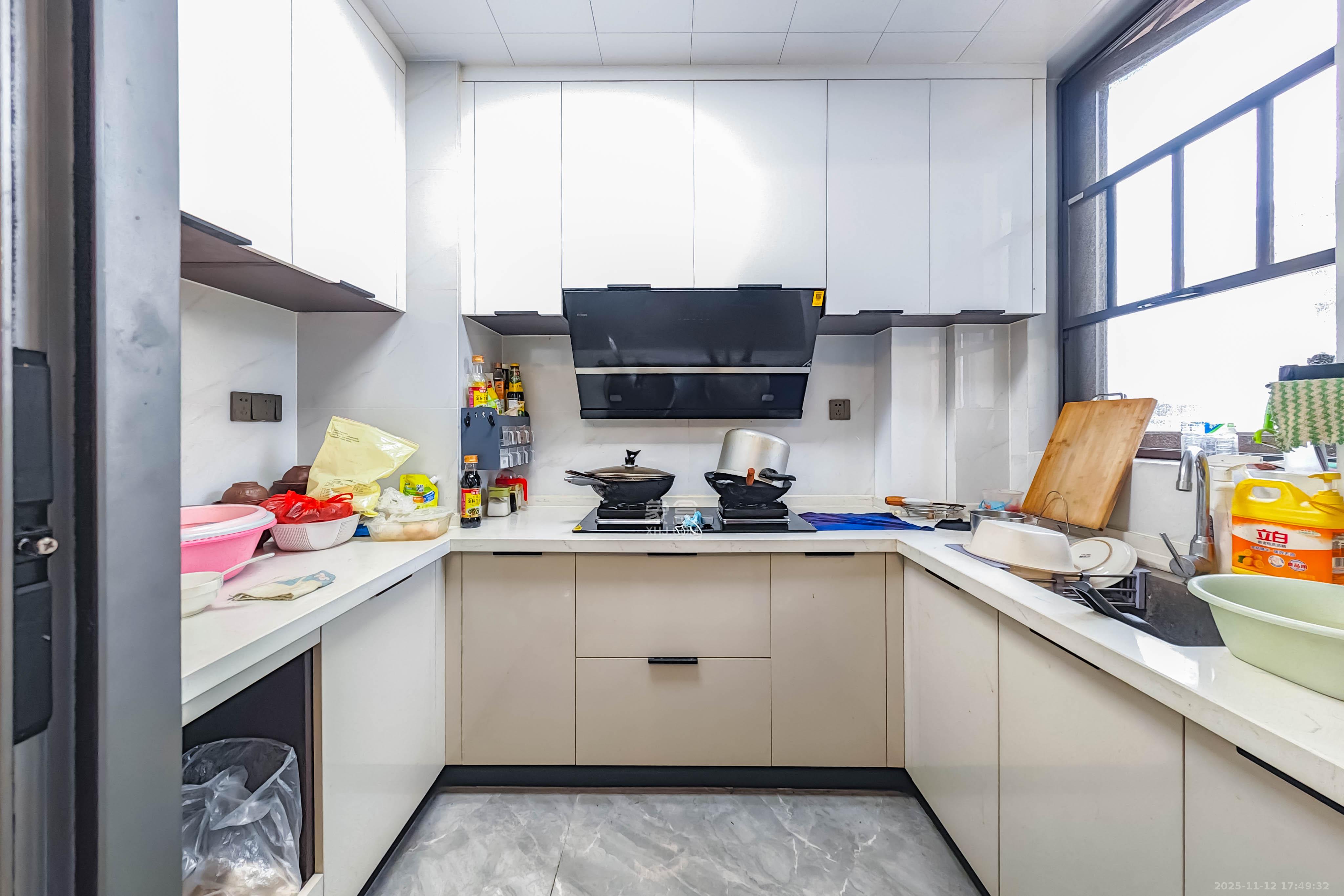 中天星耀城  4室2厅2卫    153.0万其他