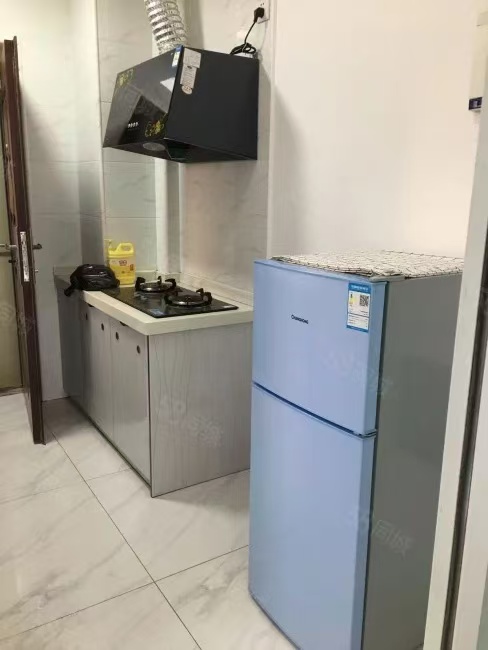 绿地城玺园 1室1厅1卫 37.0万 绿地城玺园 1室1厅1卫 37.0万客厅