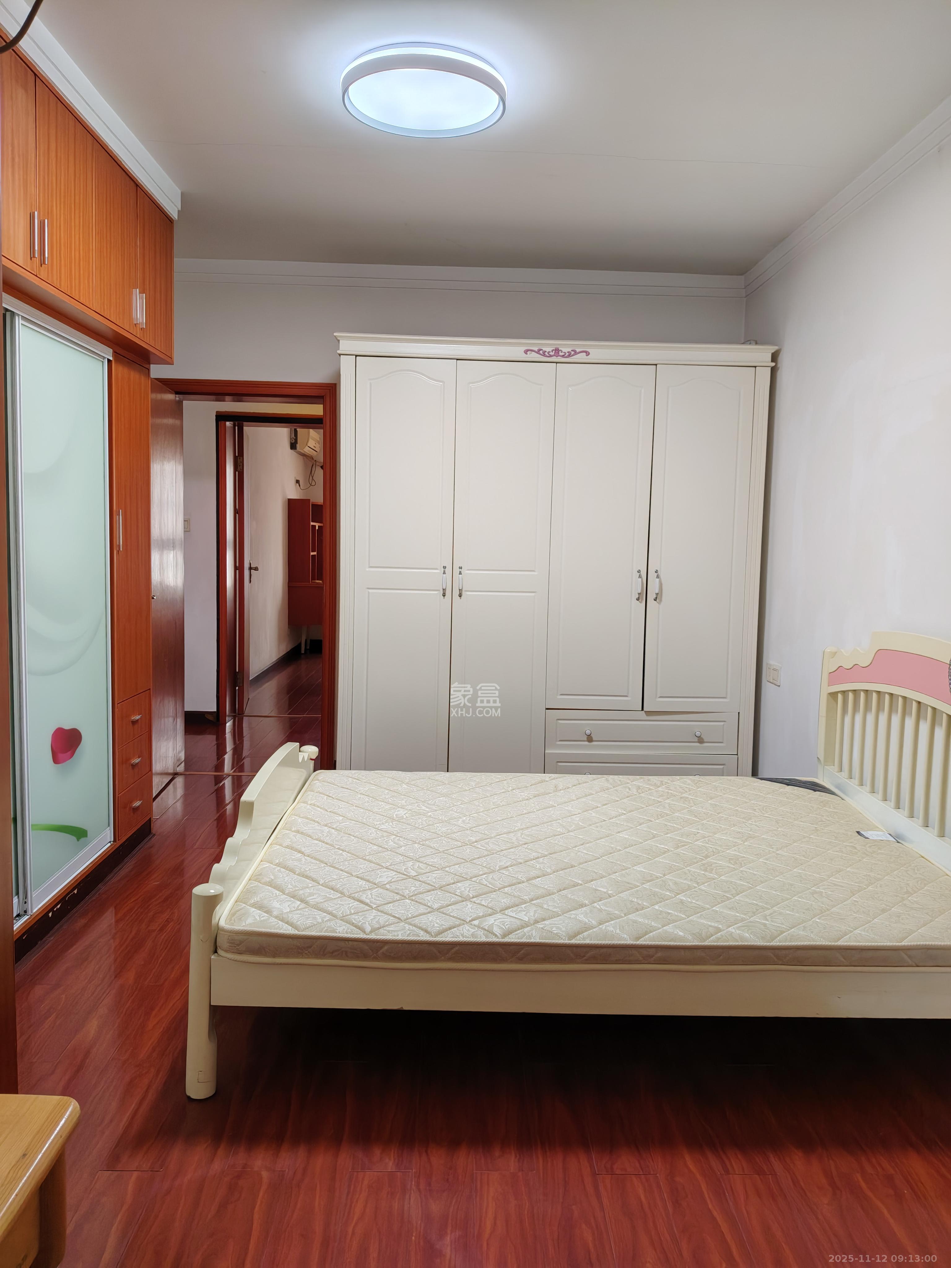 鄱阳小区  3室2厅1卫    1600.0元/月室内图