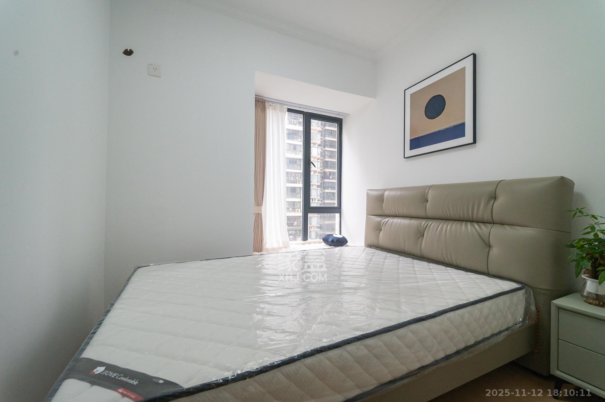 蓝山郡 4室2厅2卫 95.8万 蓝山郡 4室2厅2卫 95.8万卧室