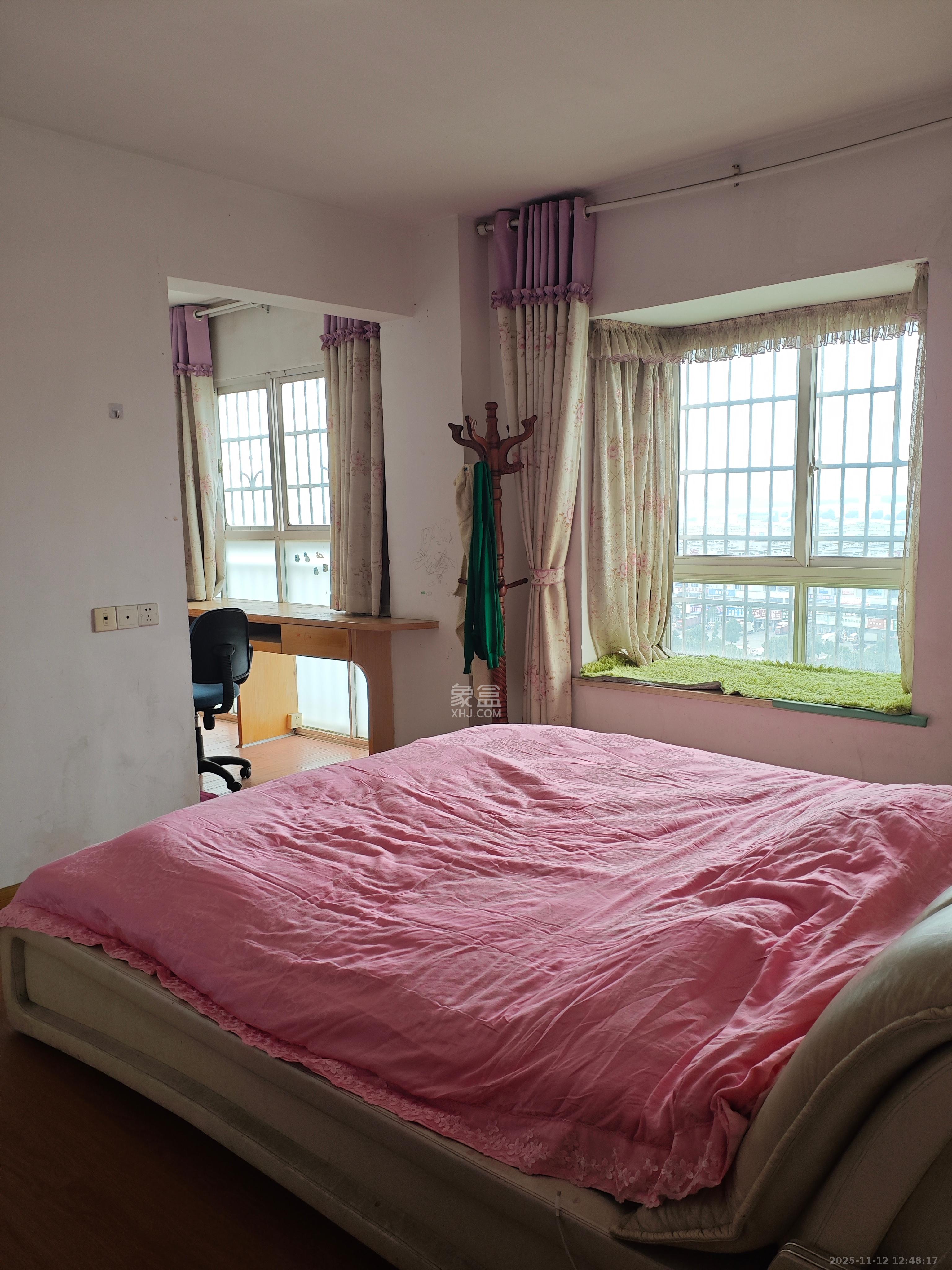 广场之星 3室2厅0卫 2000.0元/月 广场之星 3室2厅0卫 2000.0元/月室内图