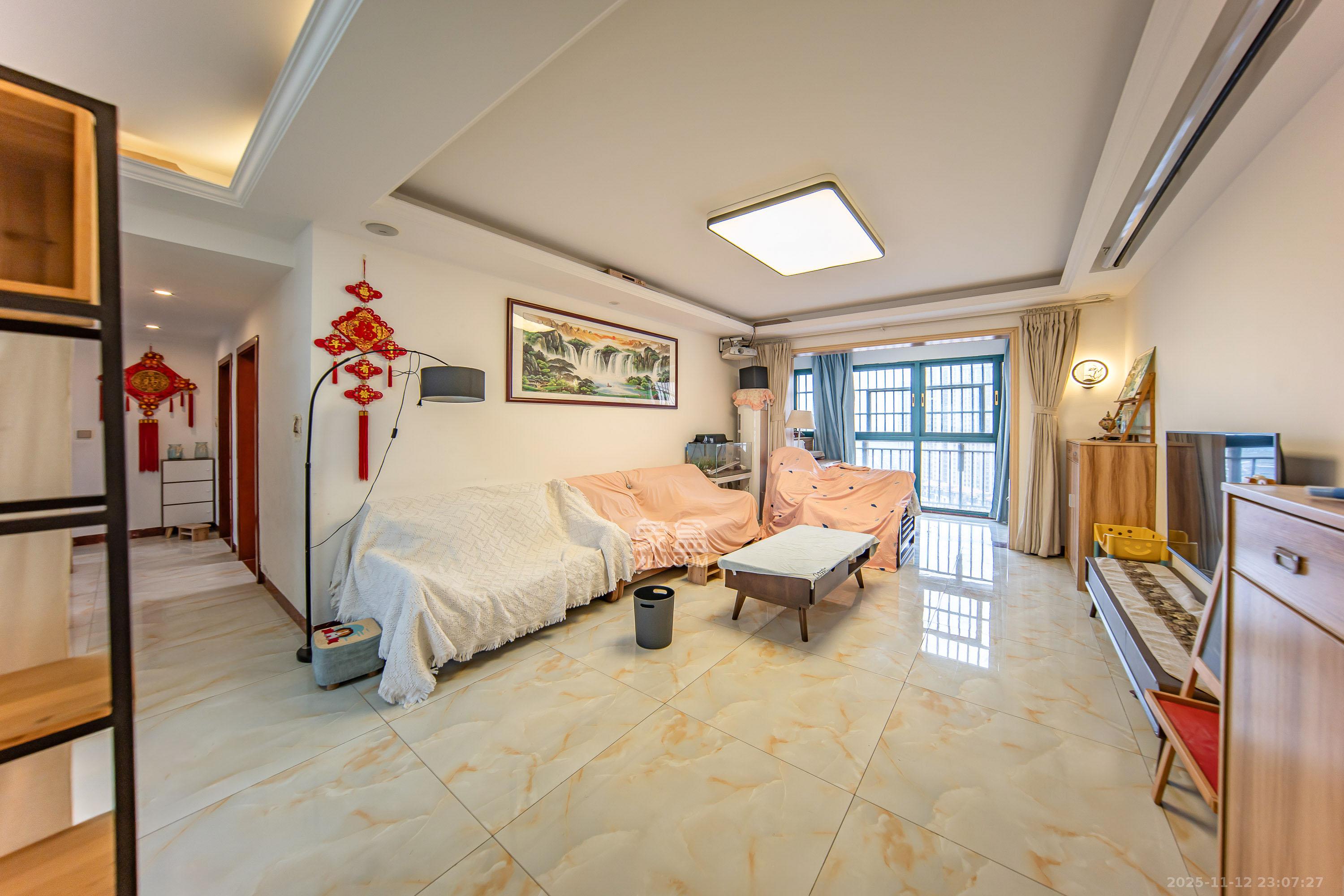 洋湖时代 4室2厅2卫 106.0万 洋湖时代 4室2厅2卫 106.0万客厅