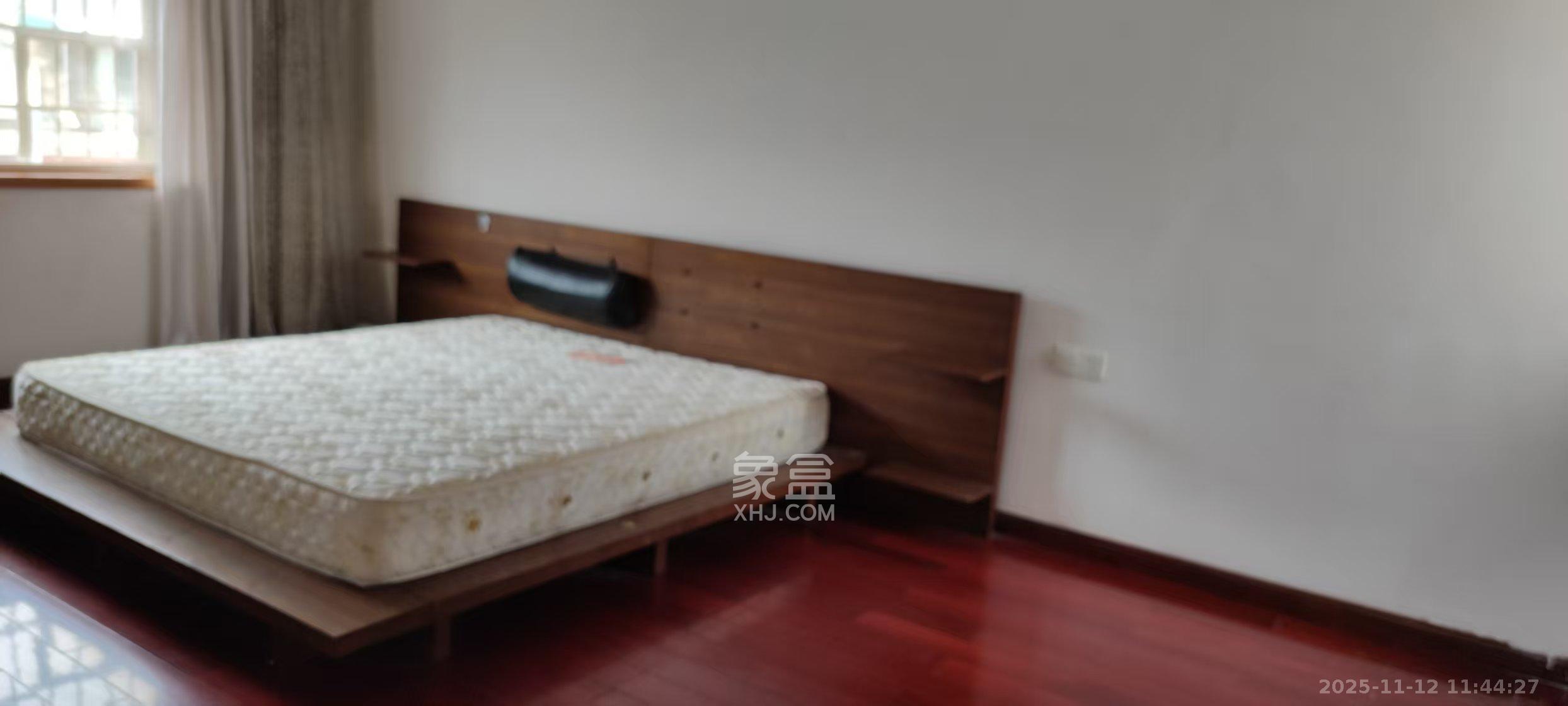 新星小区 4室2厅2卫 2100.0元/月 新星小区 4室2厅2卫 2100.0元/月室内图