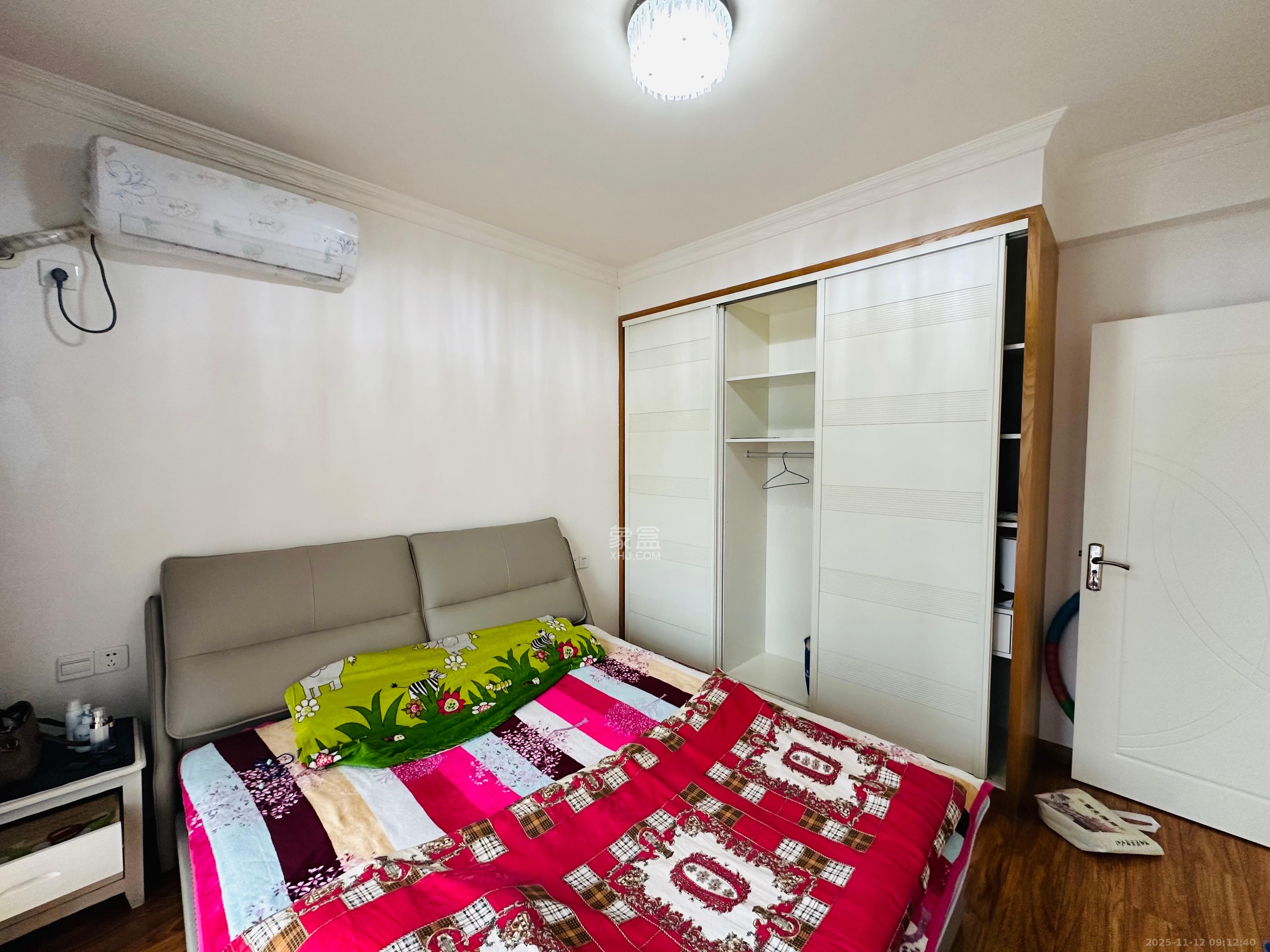 振业城二期  3室2厅1卫    3200.0元/月室内图