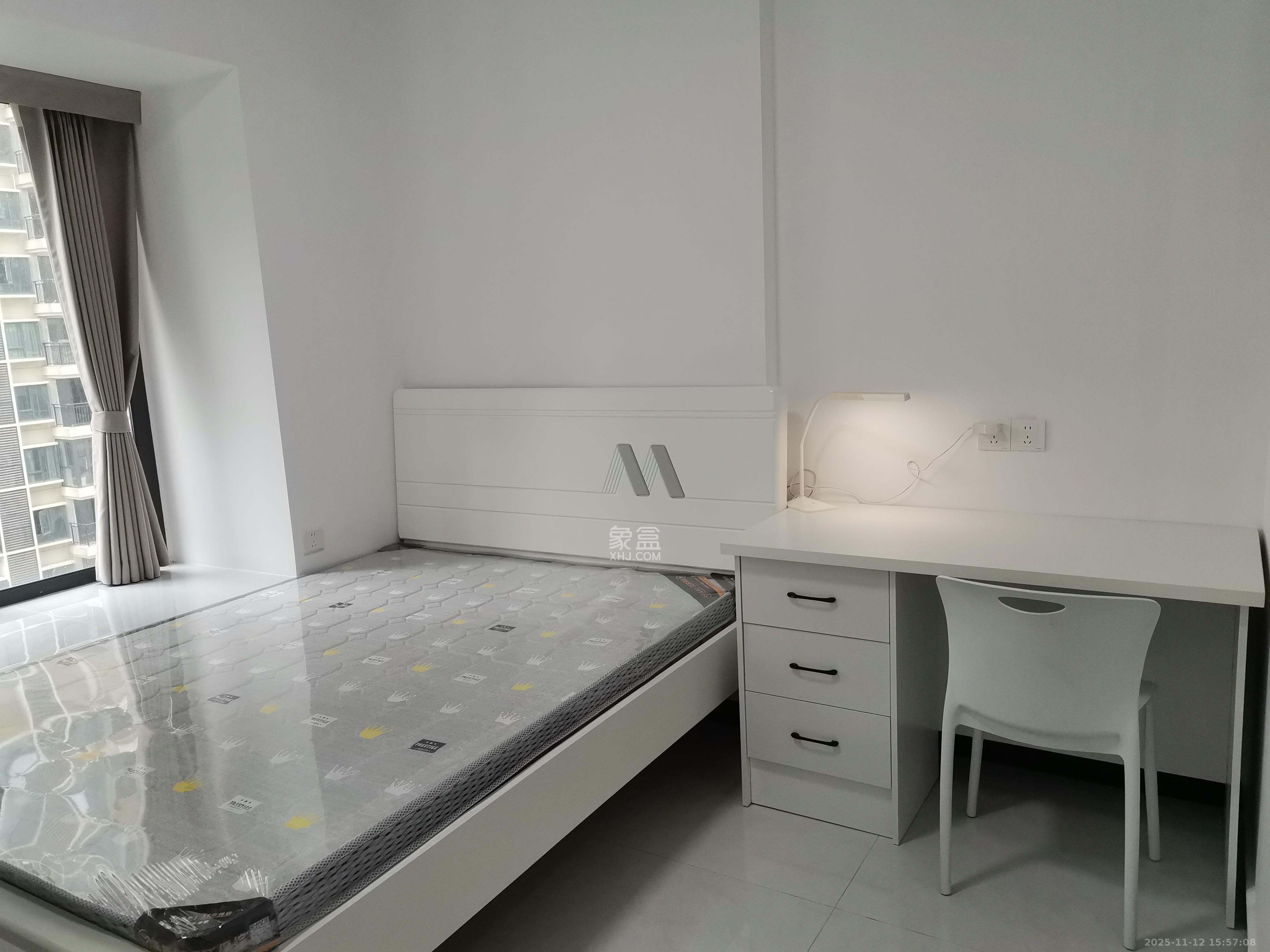 伊景园滨河苑 3室1厅2卫 2600.0元/月 伊景园滨河苑 3室1厅2卫 2600.0元/月室内图