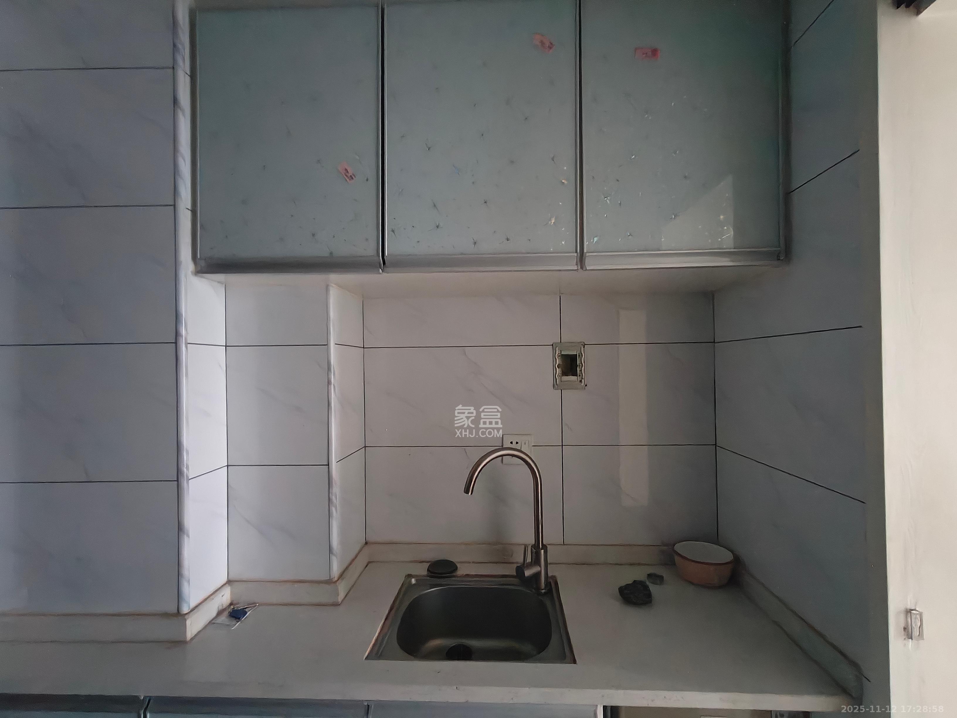 MOMA当代广场  1室2厅1卫    1000.0元/月室内图