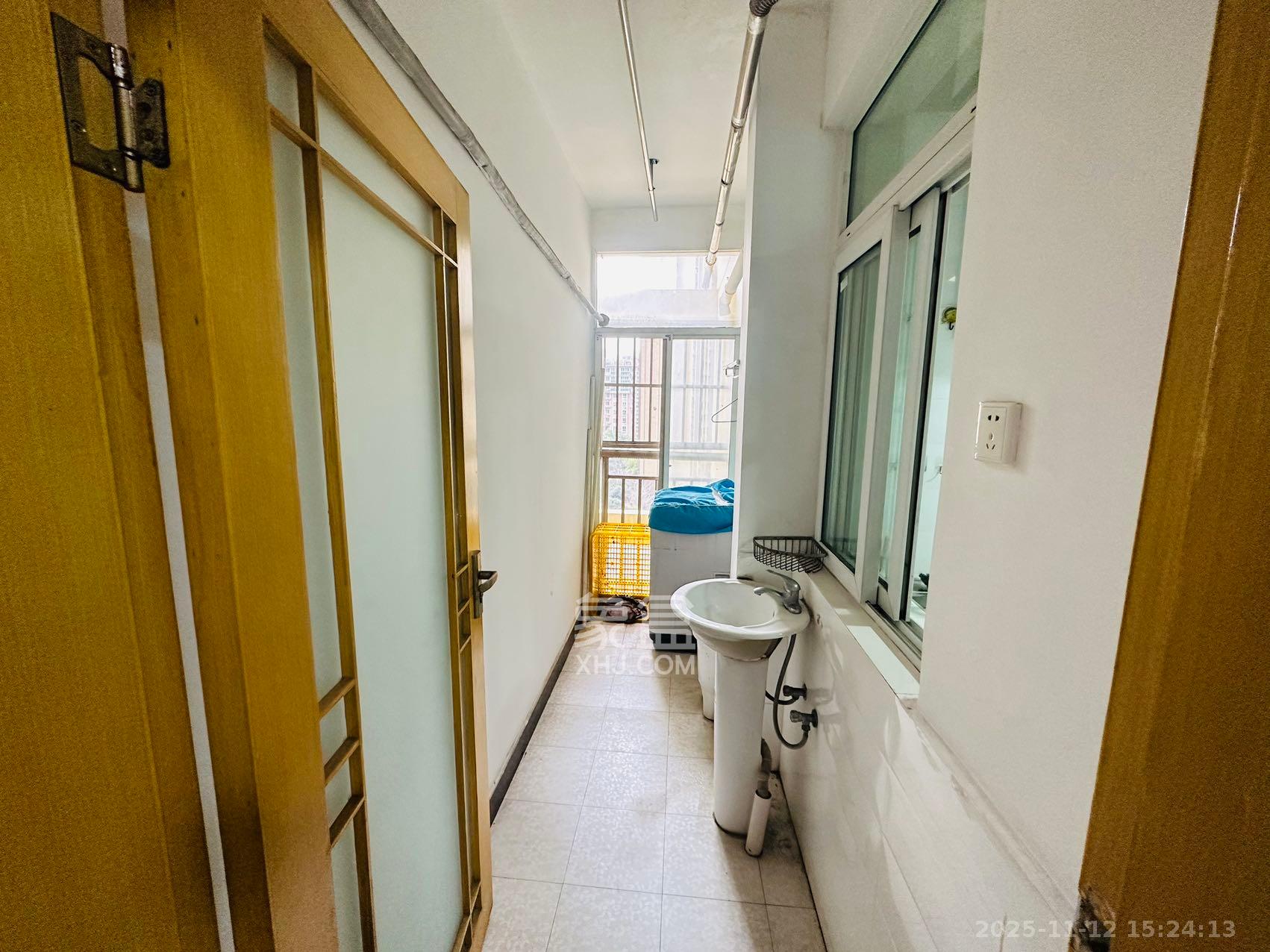 汇都公寓 3室2厅1卫 2300.0元/月 汇都公寓 3室2厅1卫 2300.0元/月室内图