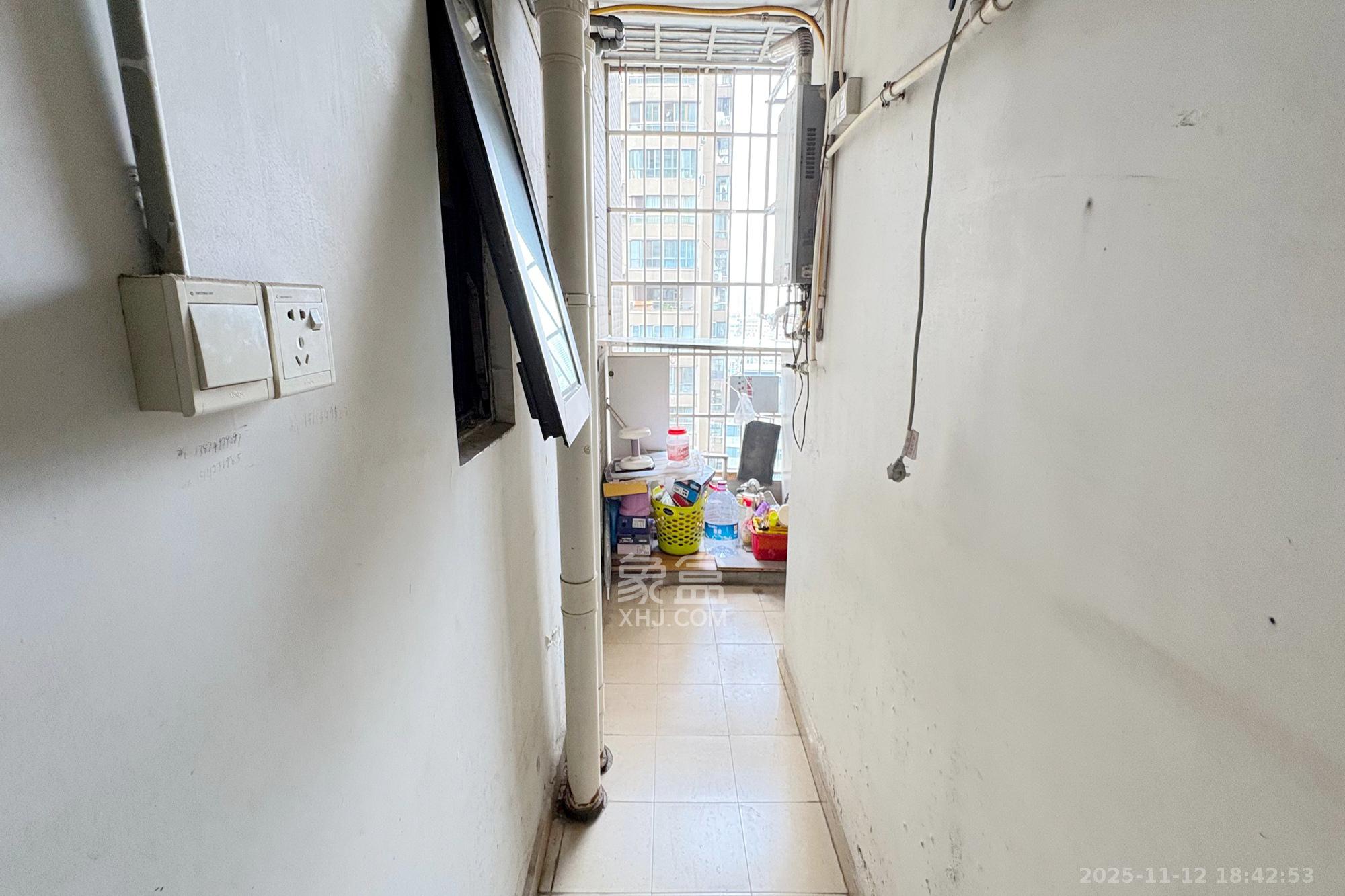 盛世美居荷园 2室2厅2卫 110.0万 盛世美居荷园 2室2厅2卫 110.0万阳台