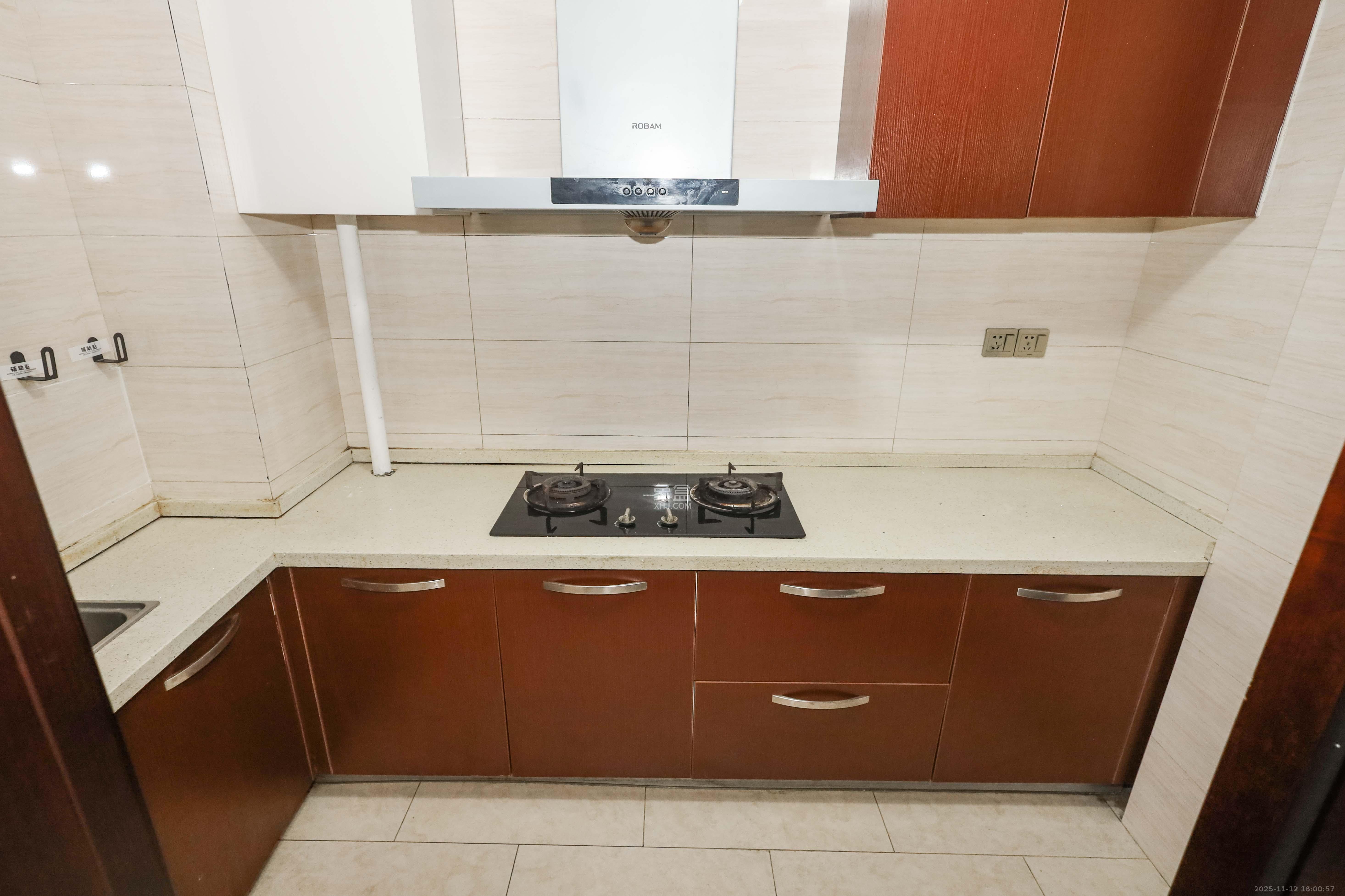 好莱城(弘德西街) 2室2厅1卫 58.0万 好莱城(弘德西街) 2室2厅1卫 58.0万厨房