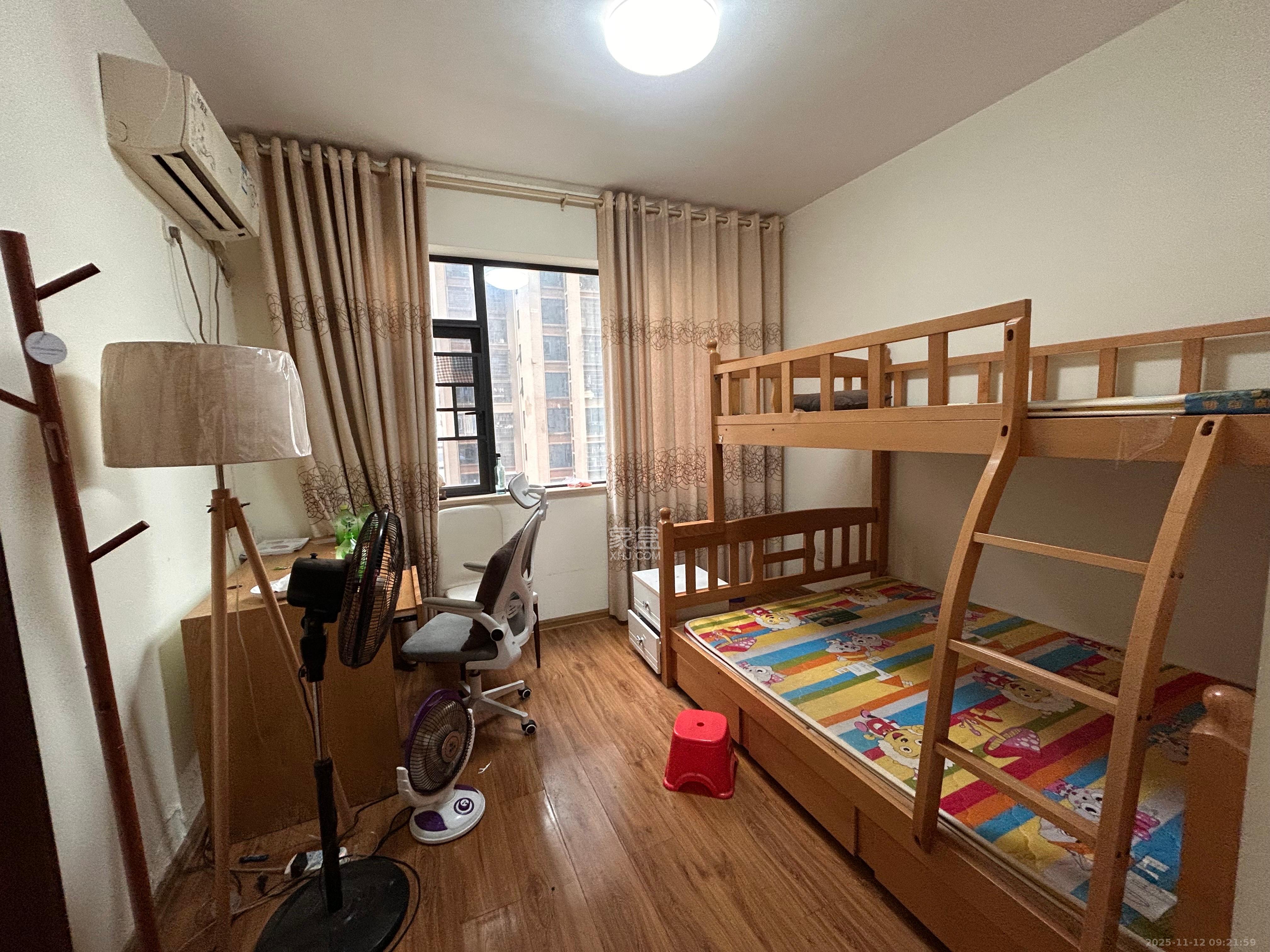 天元涉外景园B区 3室2厅2卫 2600.0元/月 天元涉外景园B区 3室2厅2卫 2600.0元/月室内图