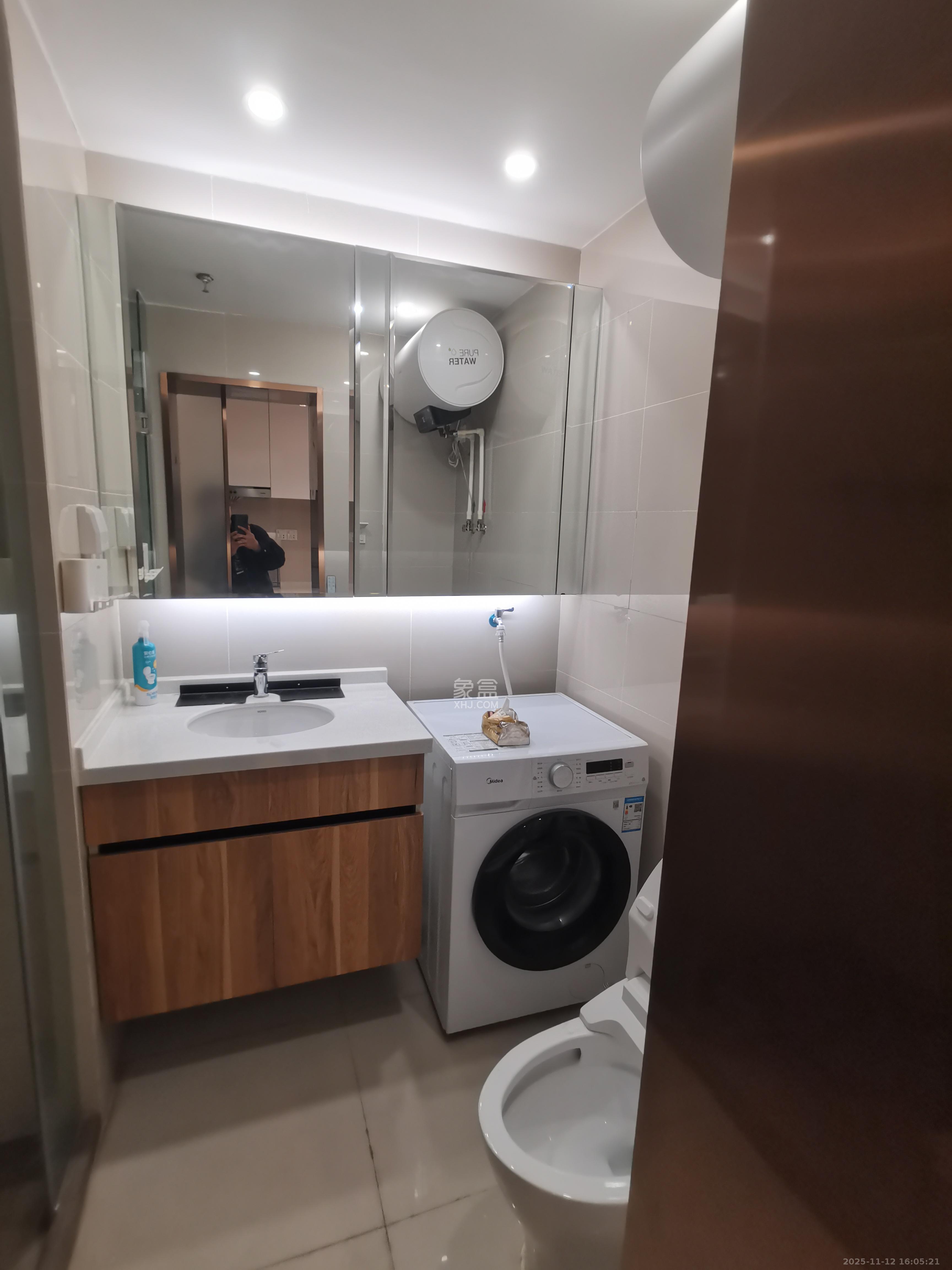 远洋外滩壹号 1室1厅1卫 2000.0元/月 远洋外滩壹号 1室1厅1卫 2000.0元/月室内图