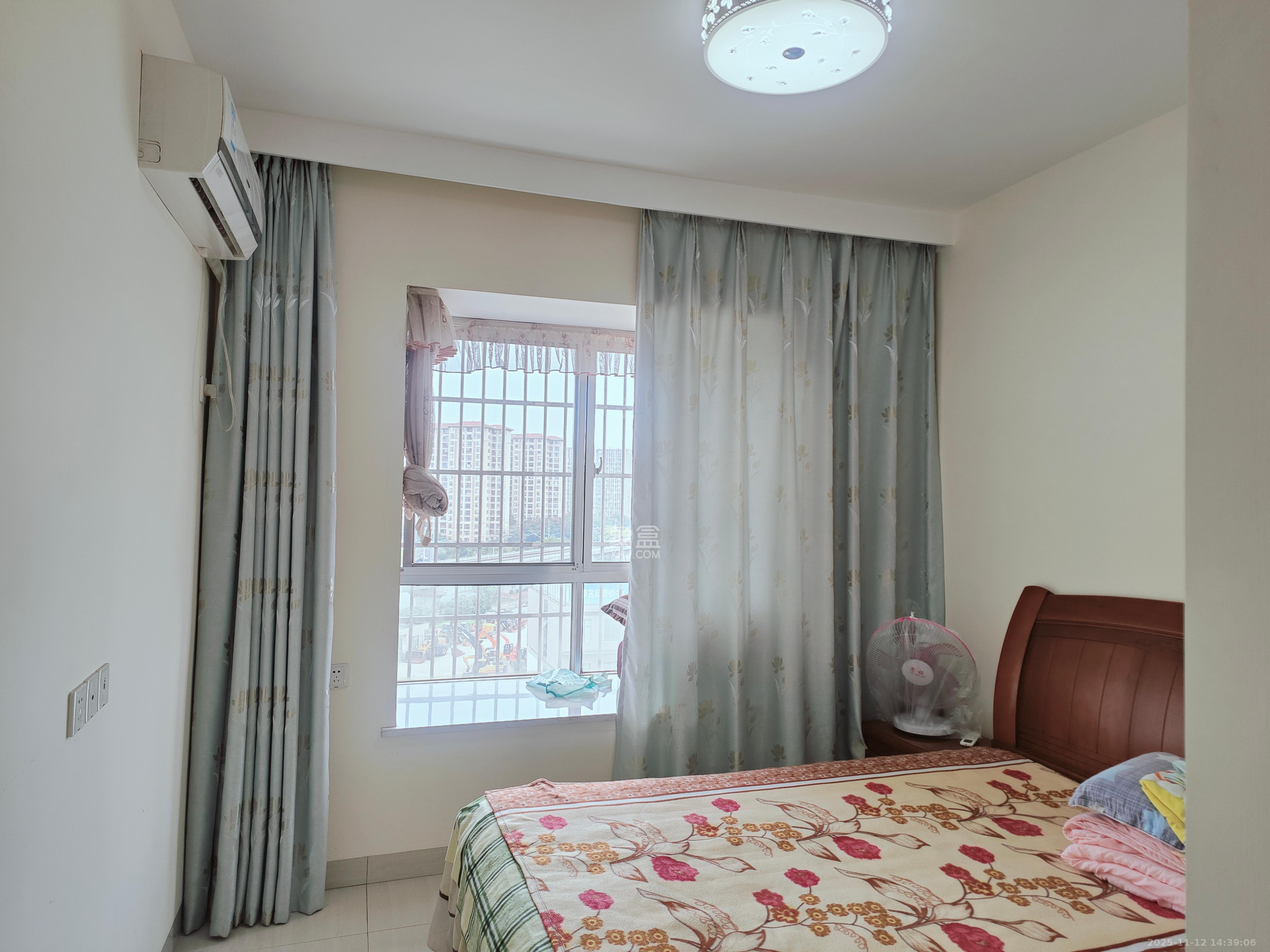 先锋新宇 3室2厅2卫 2200.0元/月 先锋新宇 3室2厅2卫 2200.0元/月室内图