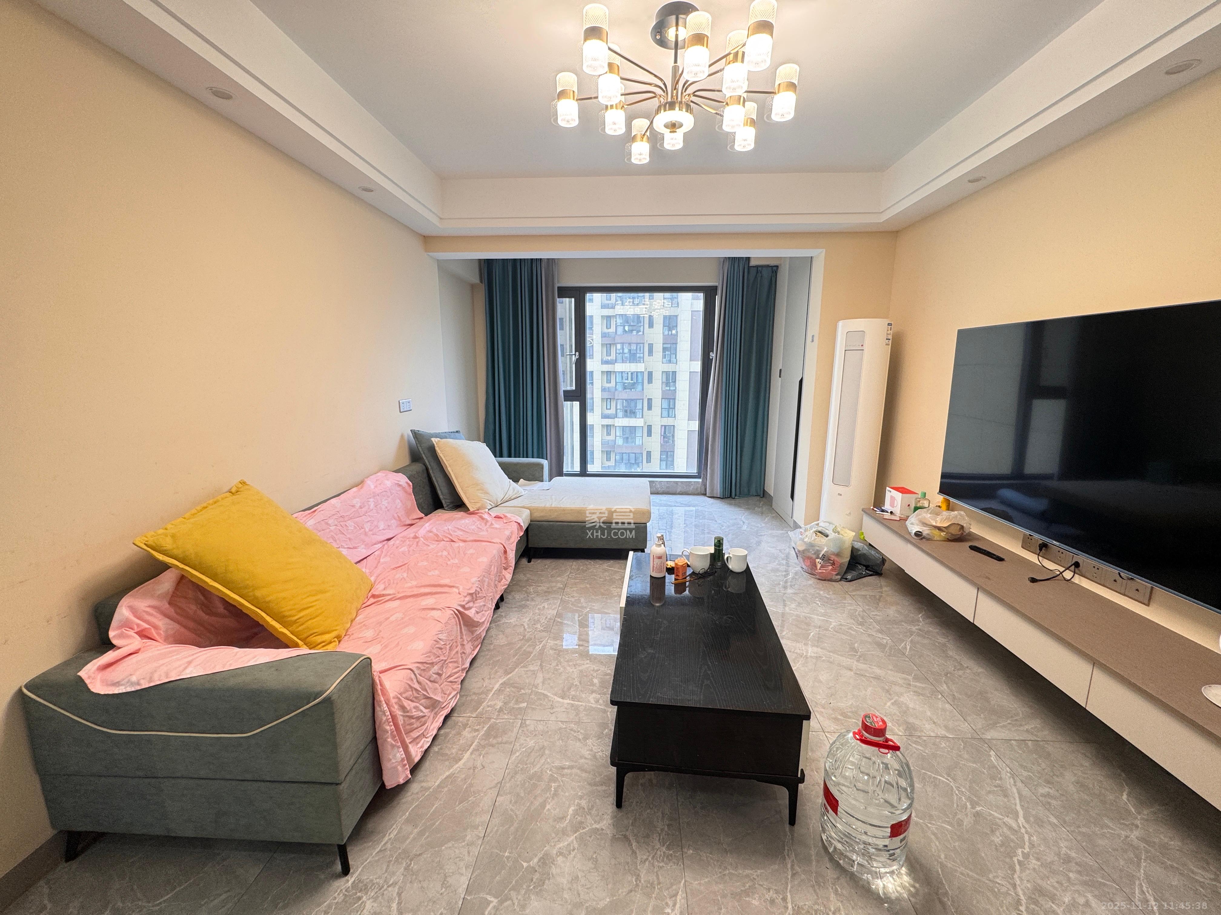 卓越蔚蓝城邦 3室2厅2卫 2800.0元/月 卓越蔚蓝城邦 3室2厅2卫 2800.0元/月室内图