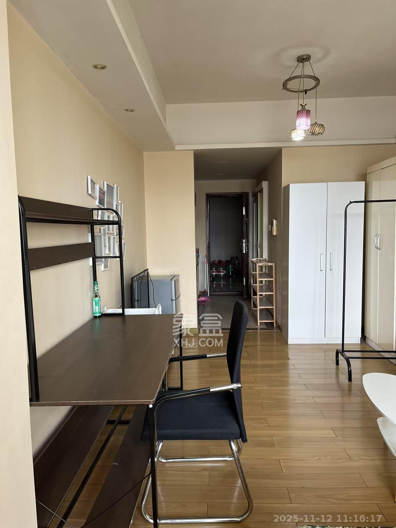 米兰春天  1室1厅1卫    1000.0元/月室内图